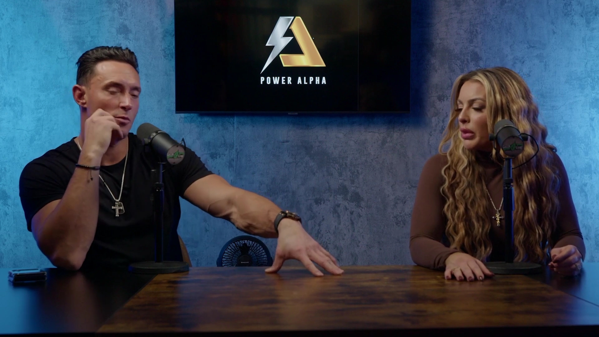 x2mate_com-Ep_9_-_Power_Alphas_Podcast___28Mandy_Saccomanno___Sabby_Piscitelli29-281080p29_mp40966.jpg