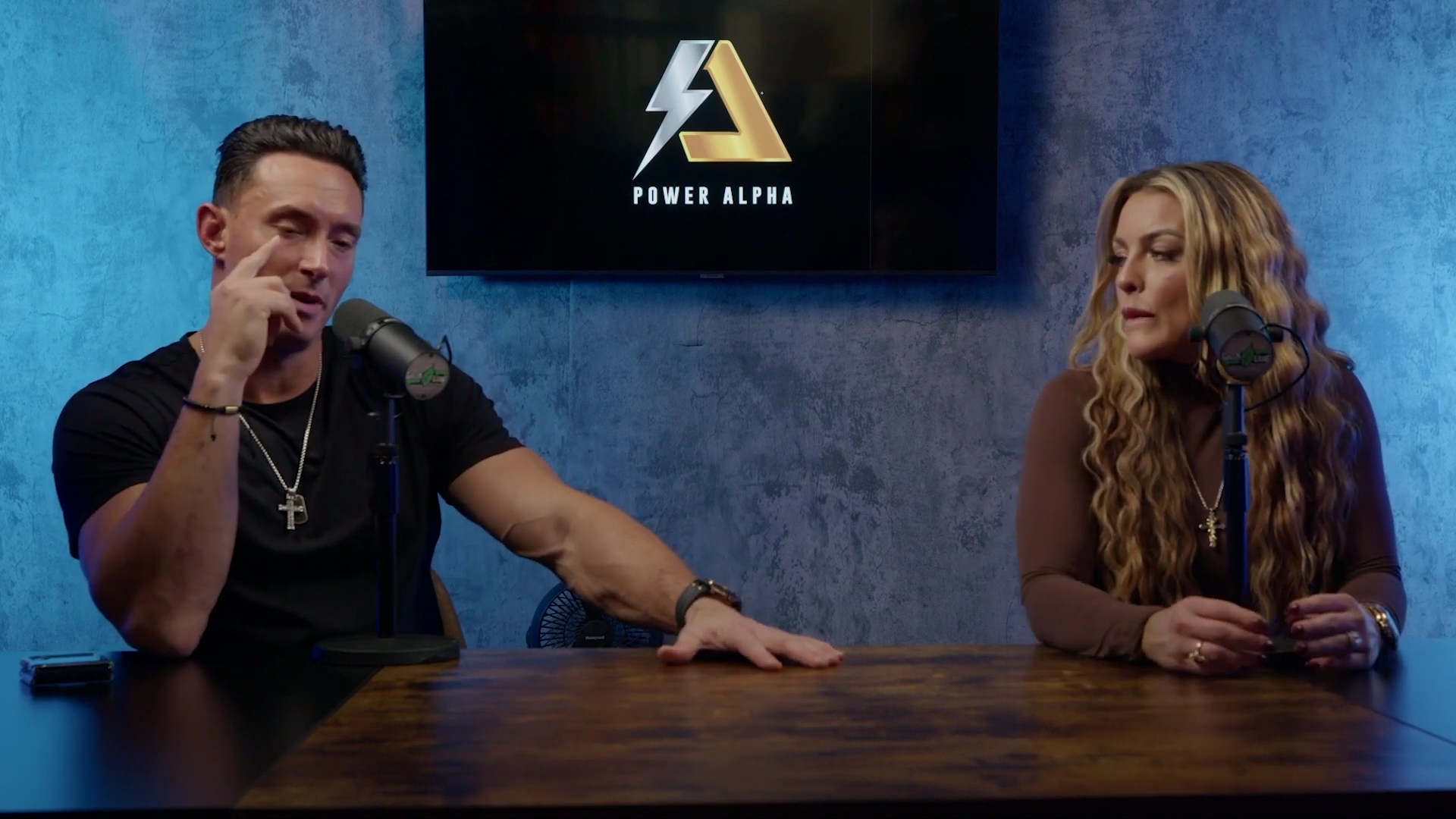x2mate_com-Ep_9_-_Power_Alphas_Podcast___28Mandy_Saccomanno___Sabby_Piscitelli29-281080p29_mp40967.jpg