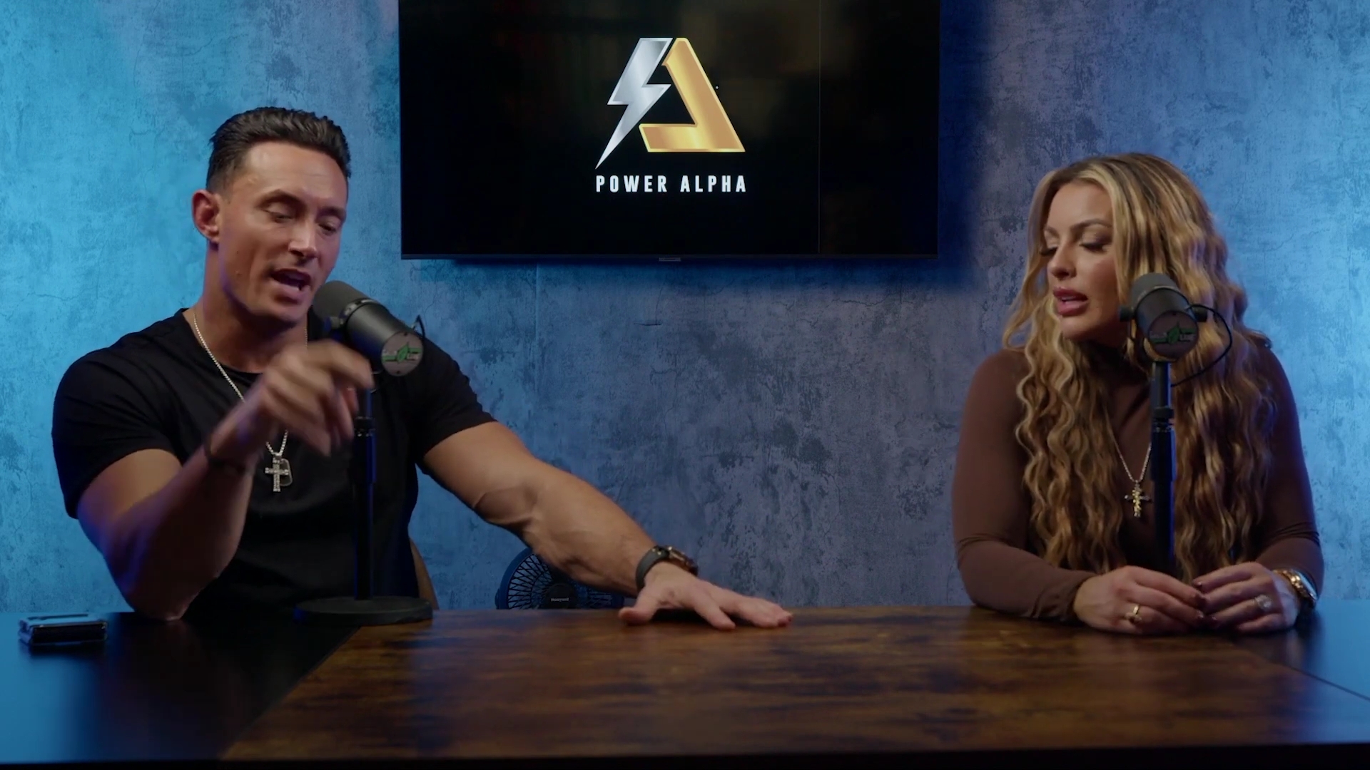 x2mate_com-Ep_9_-_Power_Alphas_Podcast___28Mandy_Saccomanno___Sabby_Piscitelli29-281080p29_mp40968.jpg