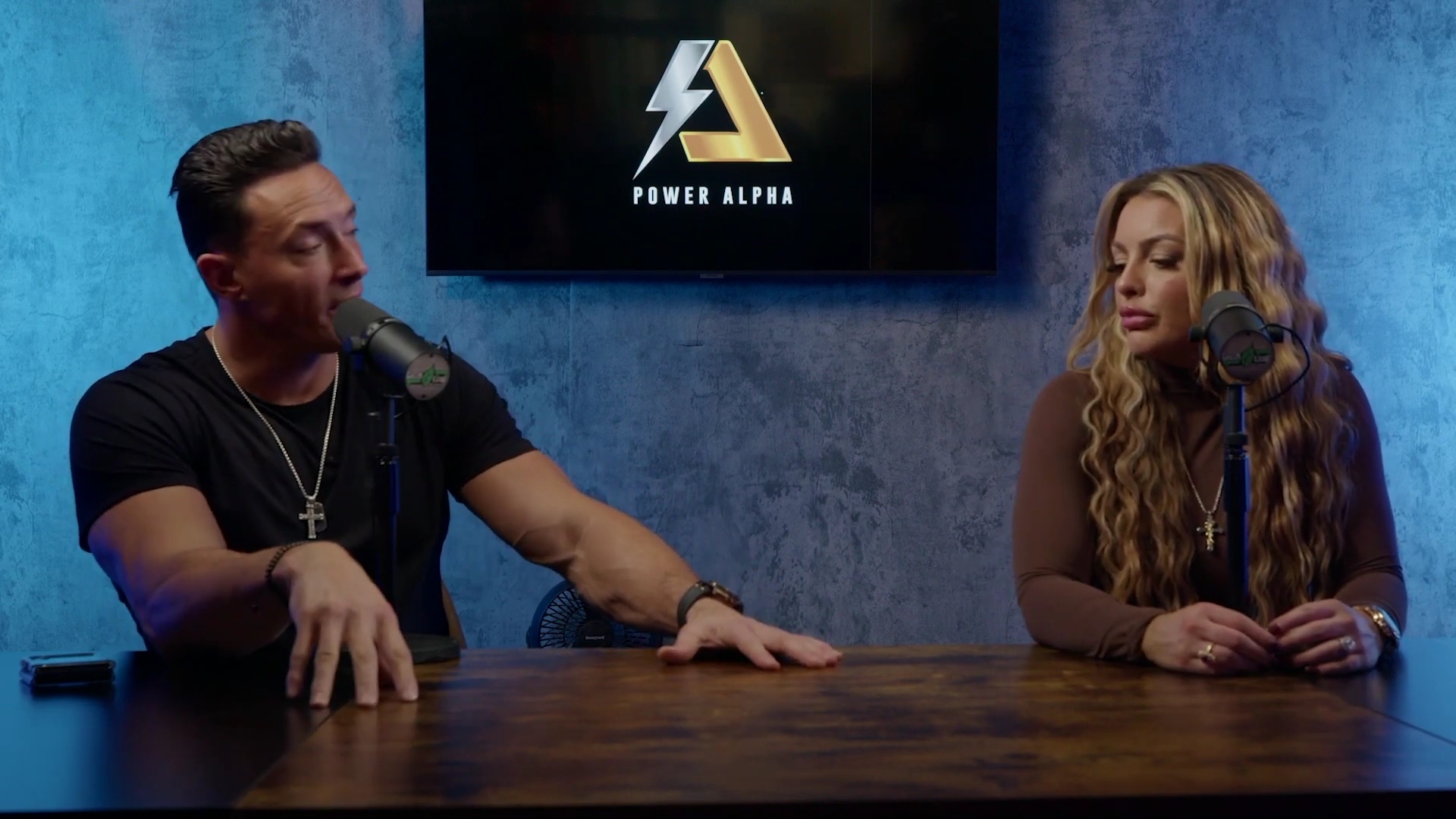 x2mate_com-Ep_9_-_Power_Alphas_Podcast___28Mandy_Saccomanno___Sabby_Piscitelli29-281080p29_mp40969.jpg