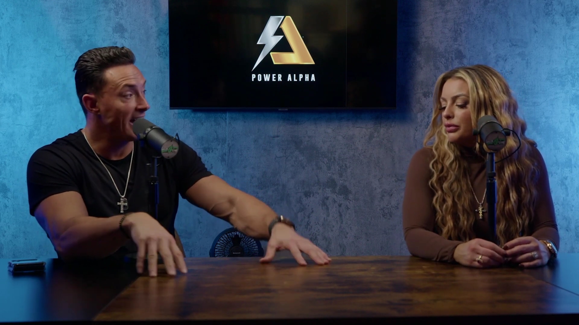 x2mate_com-Ep_9_-_Power_Alphas_Podcast___28Mandy_Saccomanno___Sabby_Piscitelli29-281080p29_mp40970.jpg