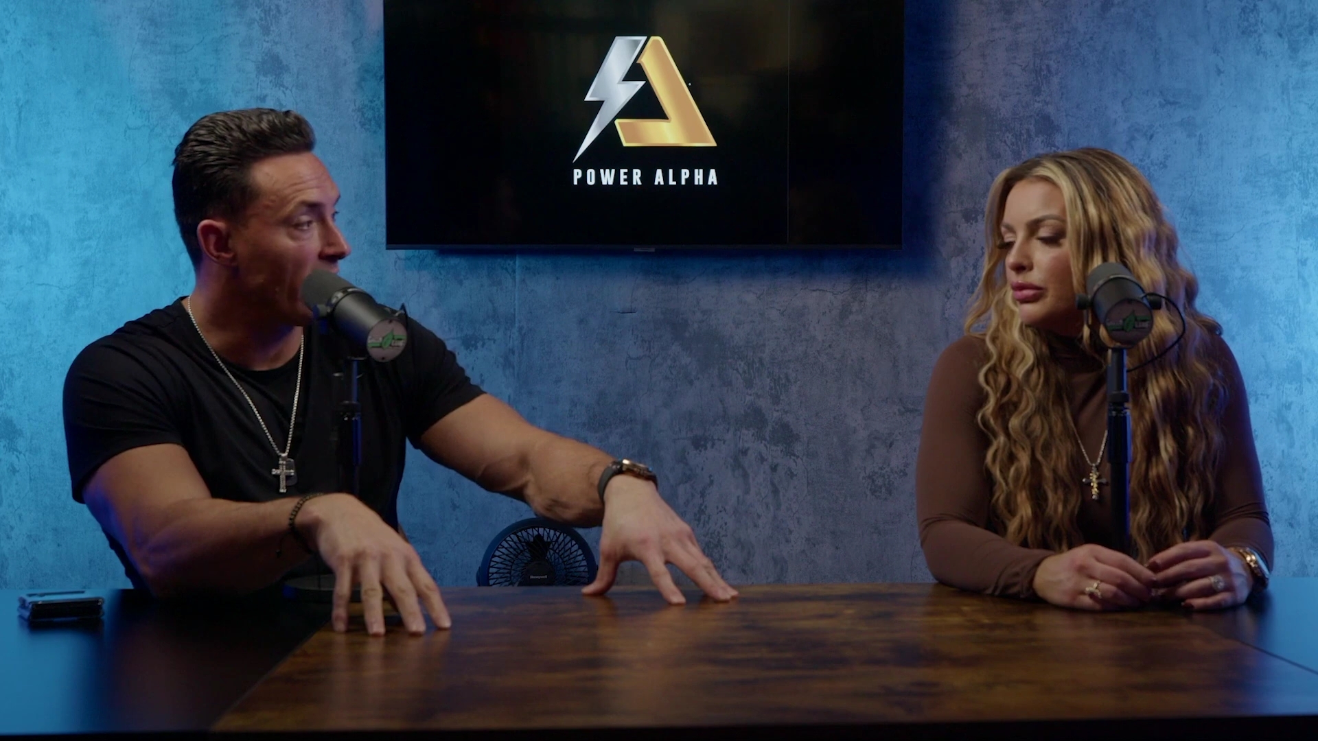 x2mate_com-Ep_9_-_Power_Alphas_Podcast___28Mandy_Saccomanno___Sabby_Piscitelli29-281080p29_mp40971.jpg