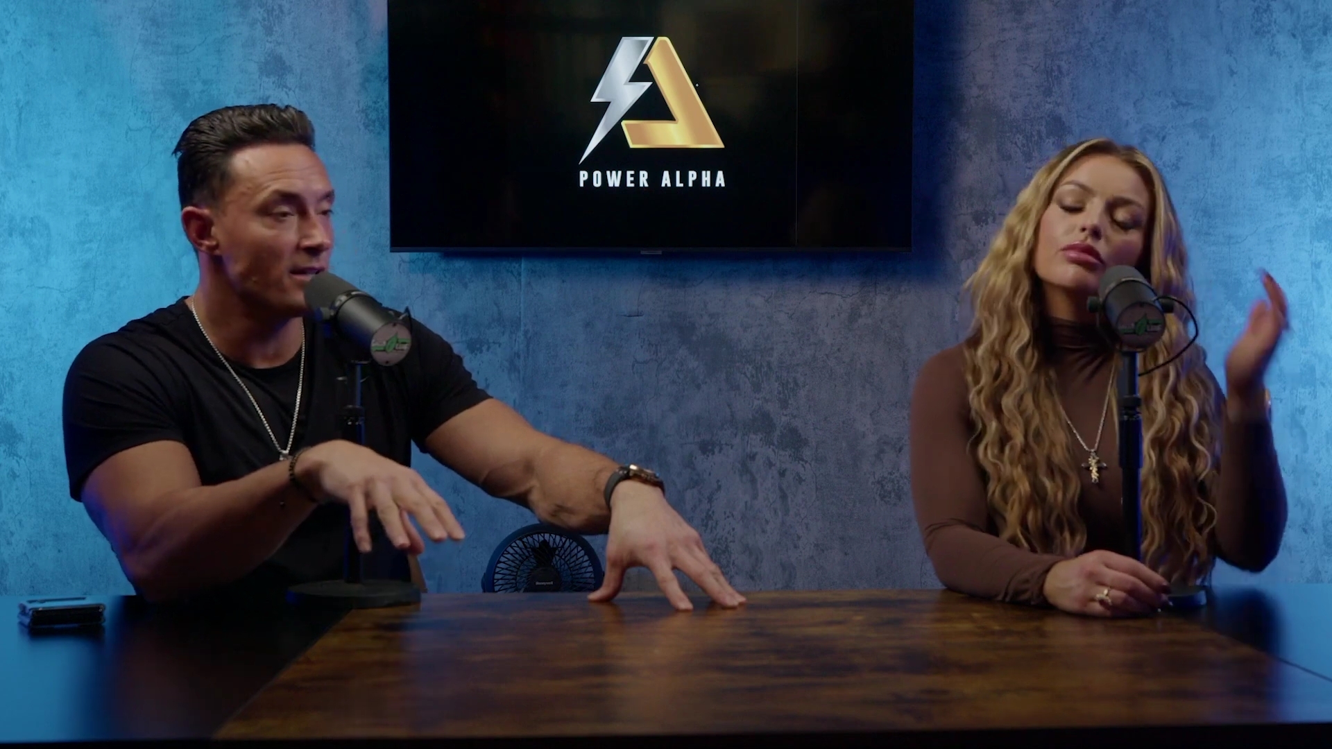 x2mate_com-Ep_9_-_Power_Alphas_Podcast___28Mandy_Saccomanno___Sabby_Piscitelli29-281080p29_mp40972.jpg