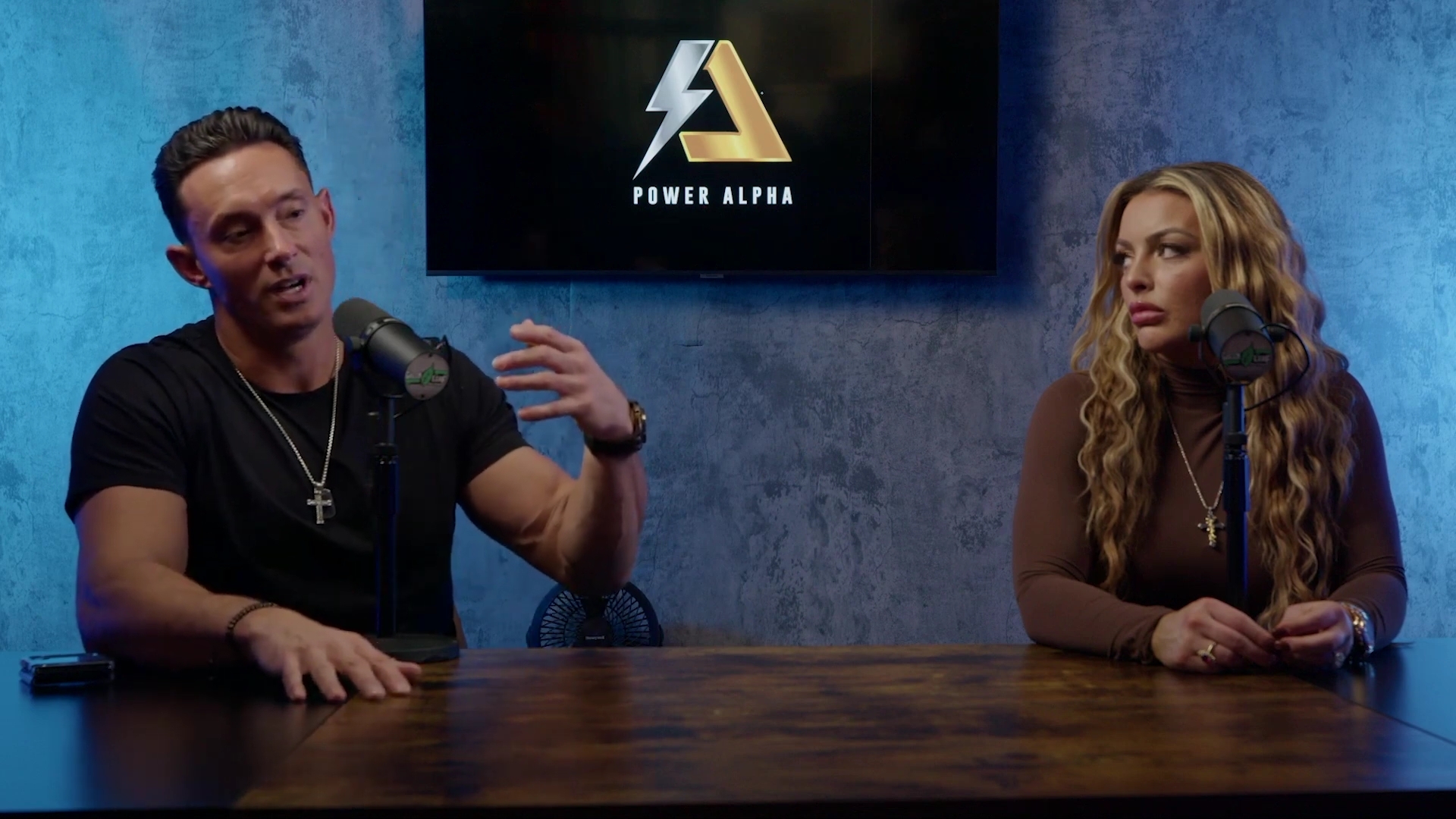 x2mate_com-Ep_9_-_Power_Alphas_Podcast___28Mandy_Saccomanno___Sabby_Piscitelli29-281080p29_mp40991.jpg