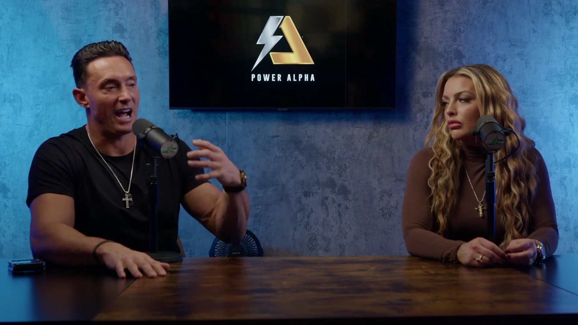 x2mate_com-Ep_9_-_Power_Alphas_Podcast___28Mandy_Saccomanno___Sabby_Piscitelli29-281080p29_mp40992.jpg