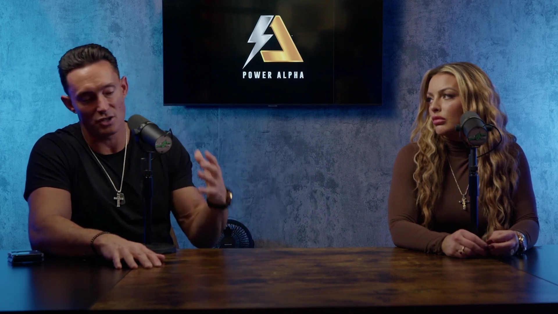 x2mate_com-Ep_9_-_Power_Alphas_Podcast___28Mandy_Saccomanno___Sabby_Piscitelli29-281080p29_mp40994.jpg