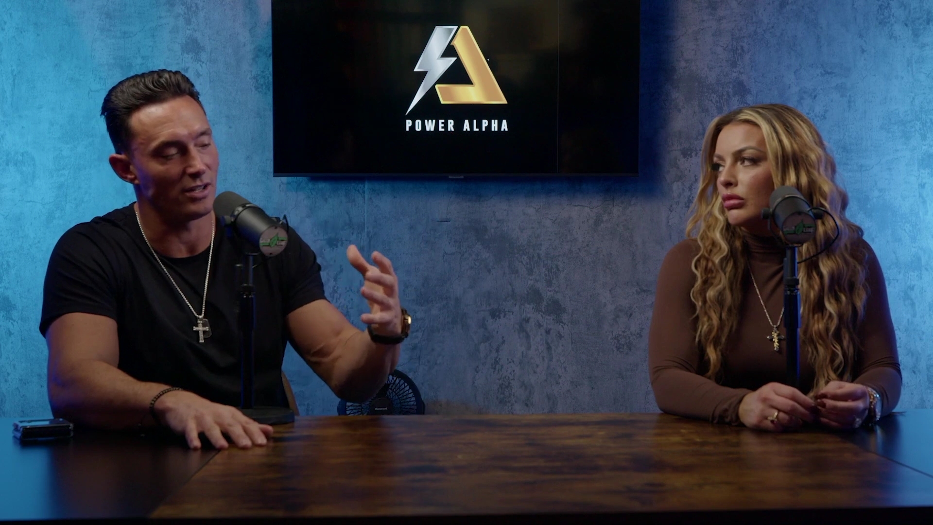 x2mate_com-Ep_9_-_Power_Alphas_Podcast___28Mandy_Saccomanno___Sabby_Piscitelli29-281080p29_mp40995.jpg