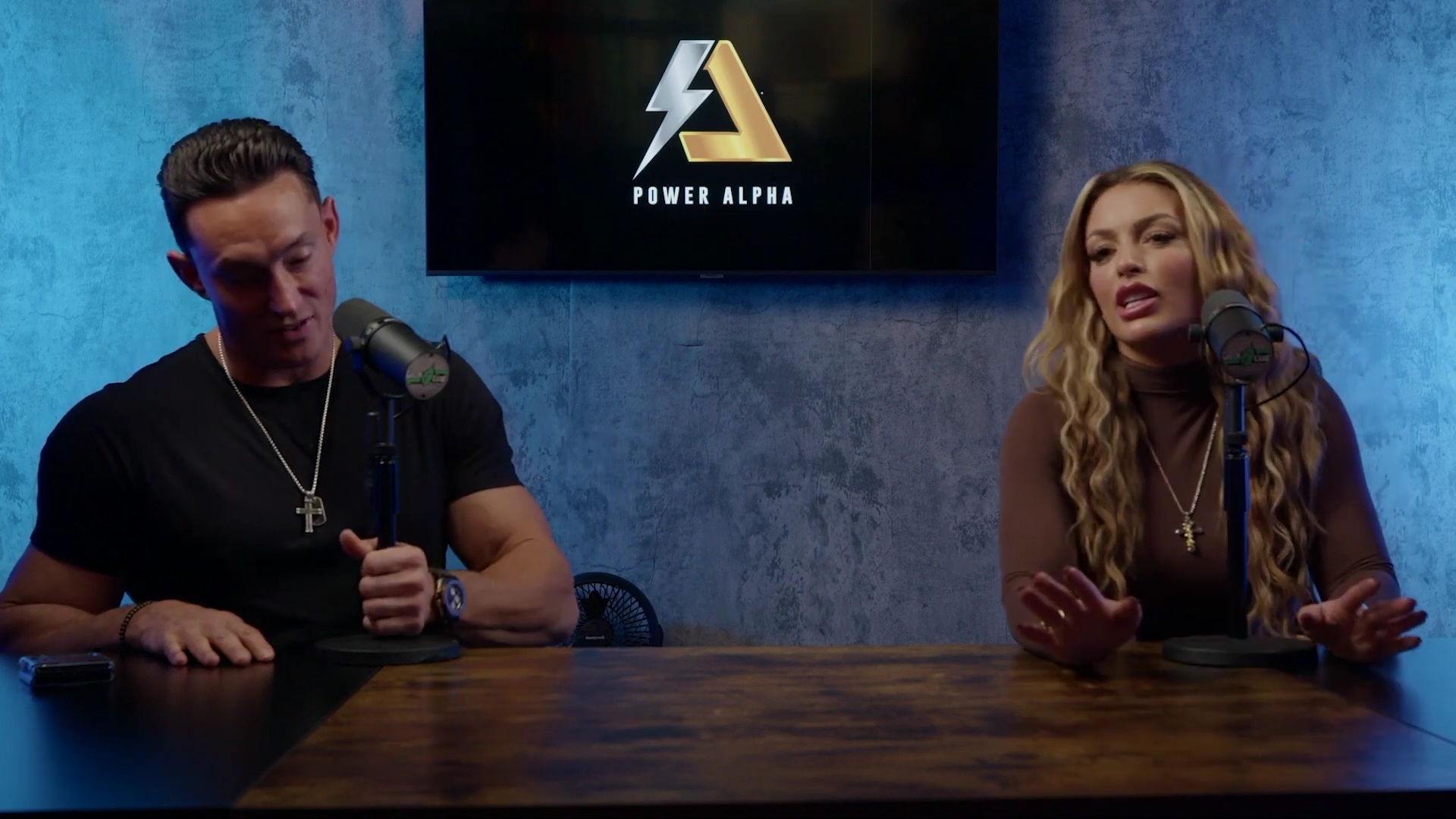 x2mate_com-Ep_9_-_Power_Alphas_Podcast___28Mandy_Saccomanno___Sabby_Piscitelli29-281080p29_mp41010.jpg