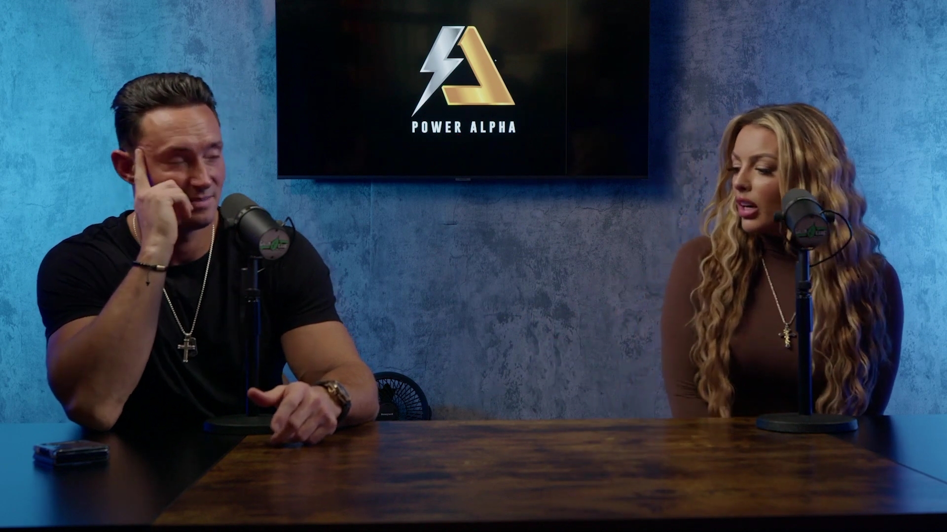 x2mate_com-Ep_9_-_Power_Alphas_Podcast___28Mandy_Saccomanno___Sabby_Piscitelli29-281080p29_mp41026.jpg