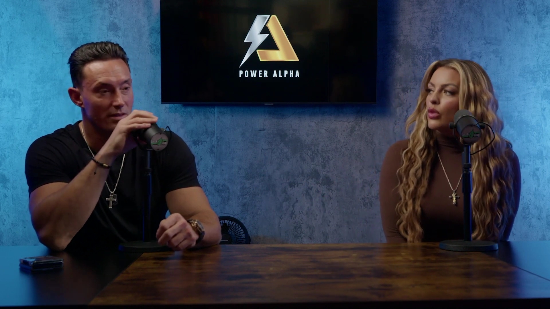 x2mate_com-Ep_9_-_Power_Alphas_Podcast___28Mandy_Saccomanno___Sabby_Piscitelli29-281080p29_mp41028.jpg