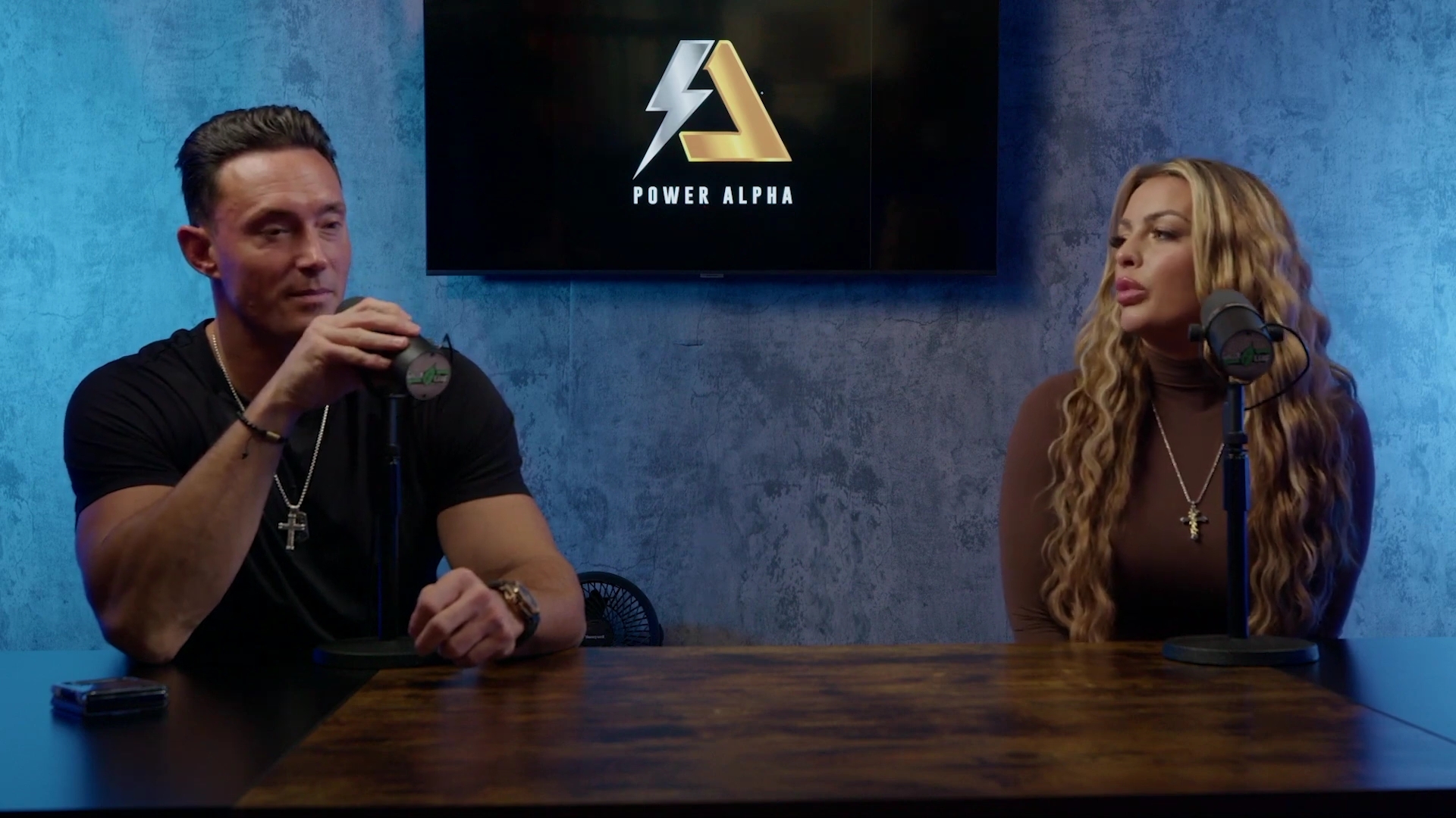 x2mate_com-Ep_9_-_Power_Alphas_Podcast___28Mandy_Saccomanno___Sabby_Piscitelli29-281080p29_mp41030.jpg