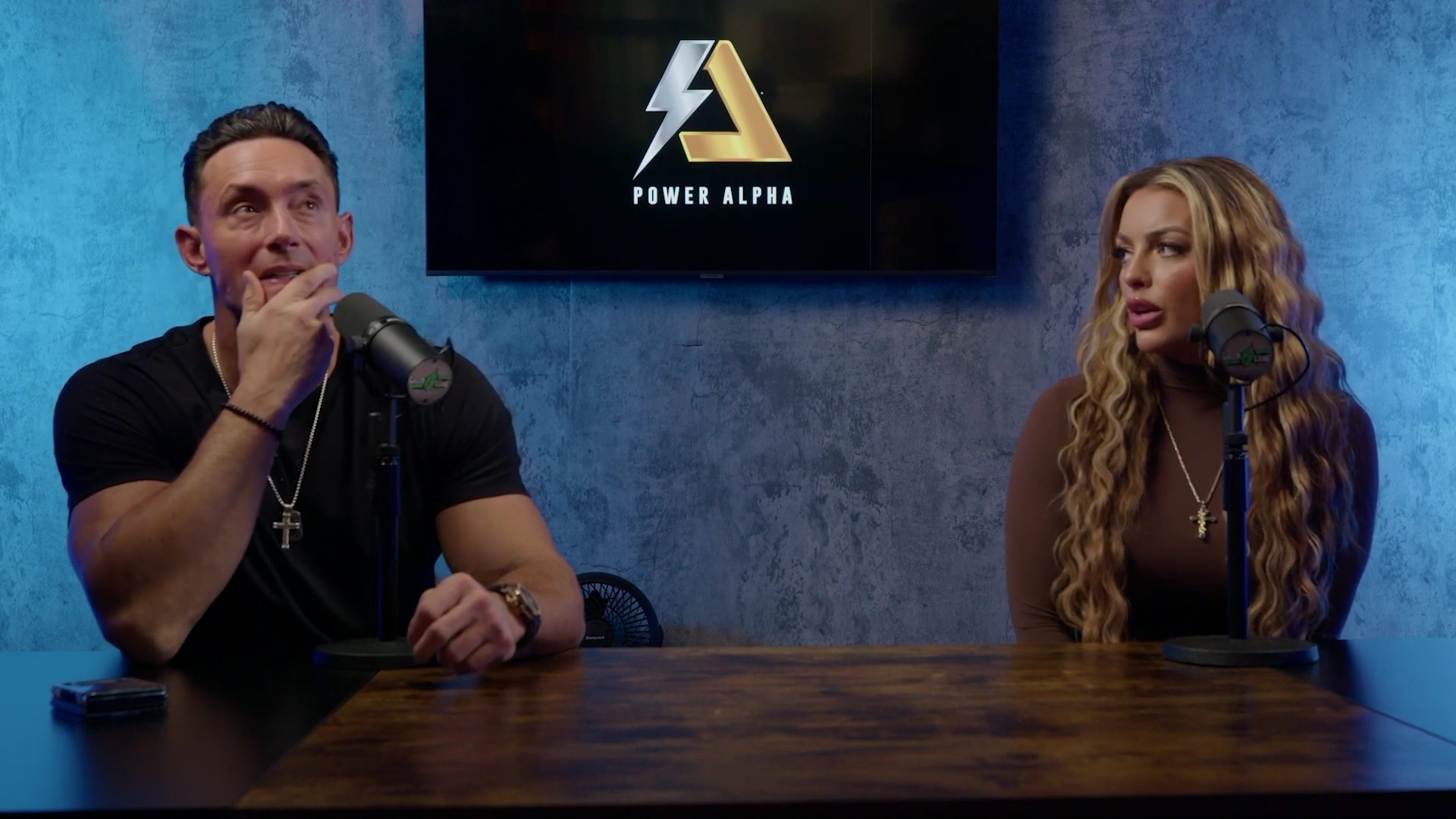 x2mate_com-Ep_9_-_Power_Alphas_Podcast___28Mandy_Saccomanno___Sabby_Piscitelli29-281080p29_mp41035.jpg