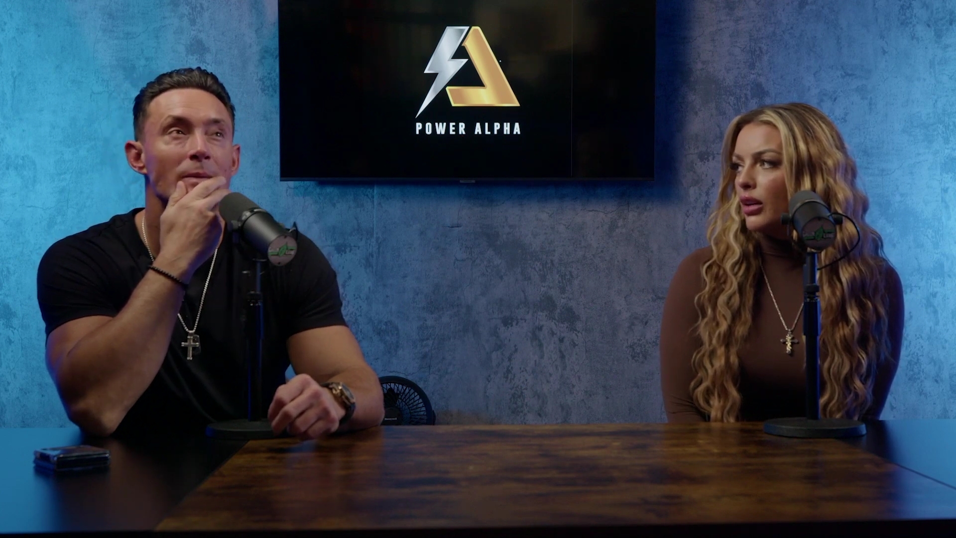 x2mate_com-Ep_9_-_Power_Alphas_Podcast___28Mandy_Saccomanno___Sabby_Piscitelli29-281080p29_mp41036.jpg
