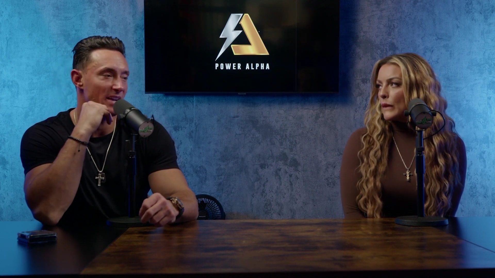 x2mate_com-Ep_9_-_Power_Alphas_Podcast___28Mandy_Saccomanno___Sabby_Piscitelli29-281080p29_mp41038.jpg