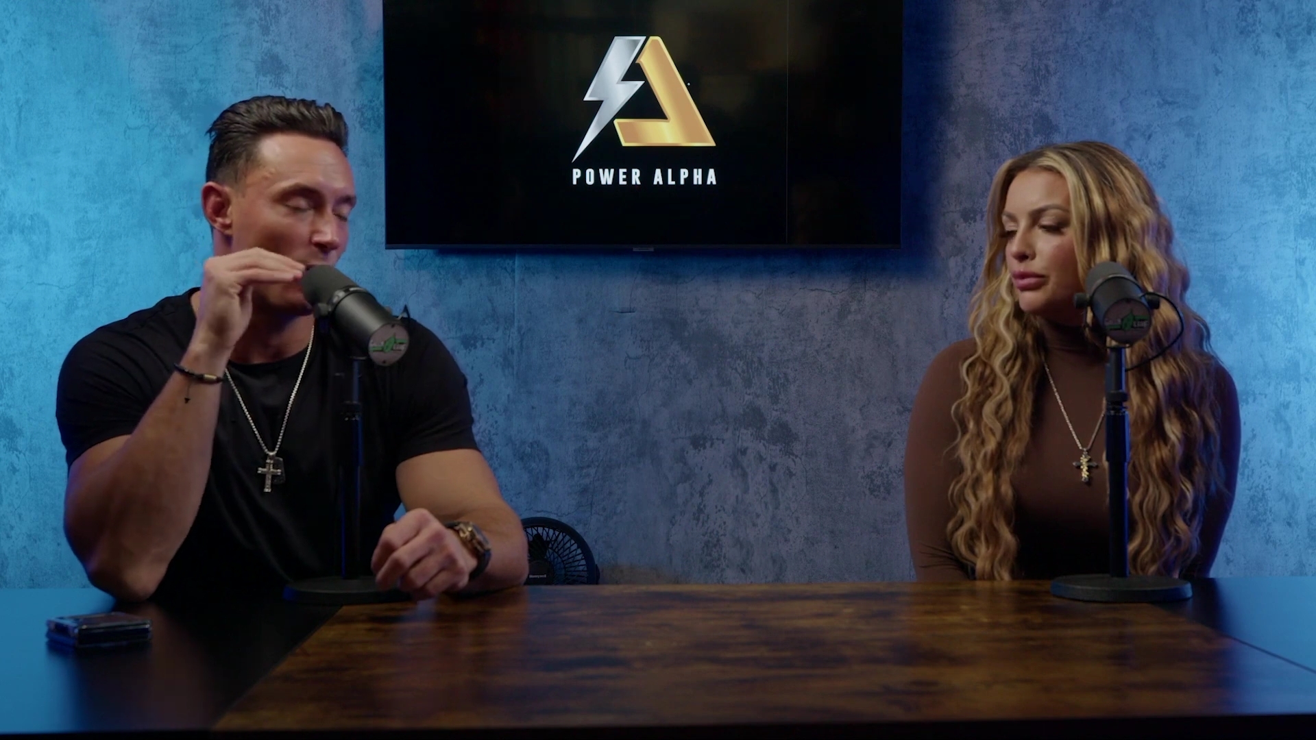 x2mate_com-Ep_9_-_Power_Alphas_Podcast___28Mandy_Saccomanno___Sabby_Piscitelli29-281080p29_mp41039.jpg