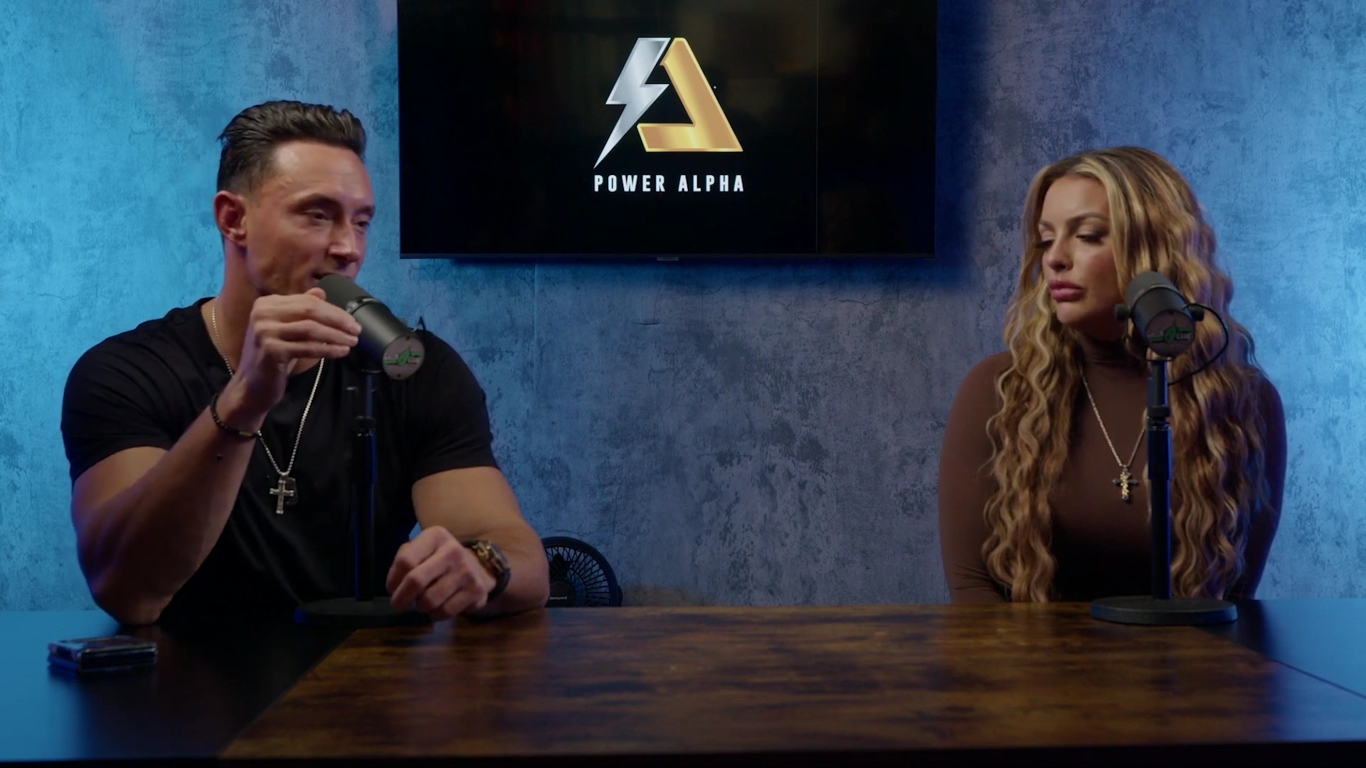 x2mate_com-Ep_9_-_Power_Alphas_Podcast___28Mandy_Saccomanno___Sabby_Piscitelli29-281080p29_mp41040.jpg
