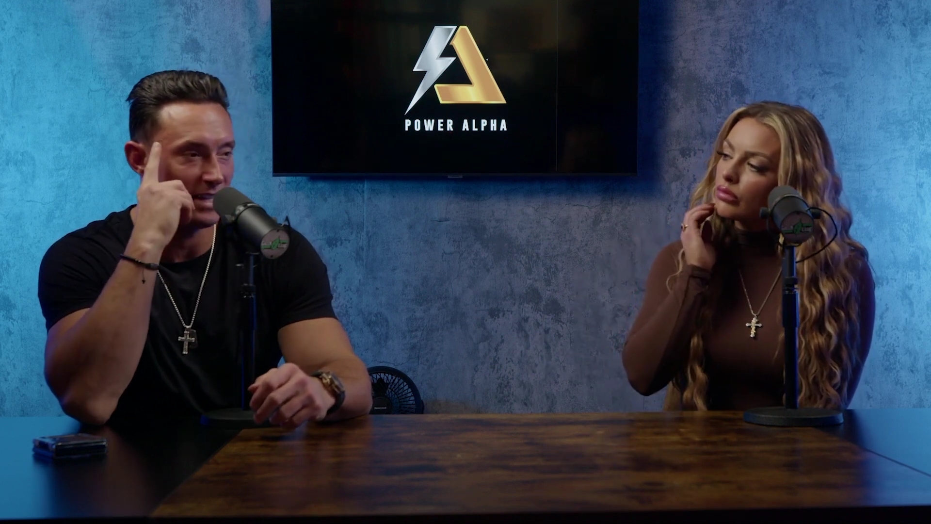 x2mate_com-Ep_9_-_Power_Alphas_Podcast___28Mandy_Saccomanno___Sabby_Piscitelli29-281080p29_mp41042.jpg