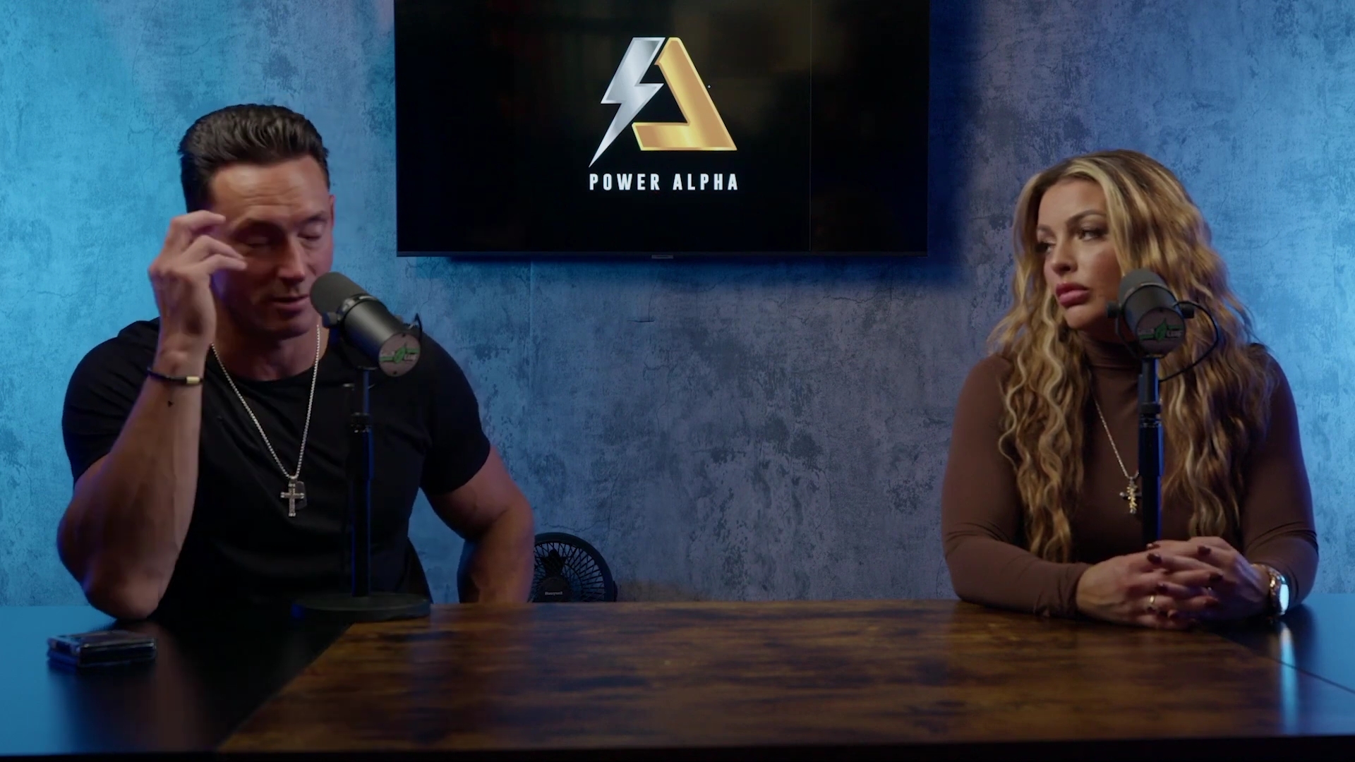 x2mate_com-Ep_9_-_Power_Alphas_Podcast___28Mandy_Saccomanno___Sabby_Piscitelli29-281080p29_mp41120.jpg