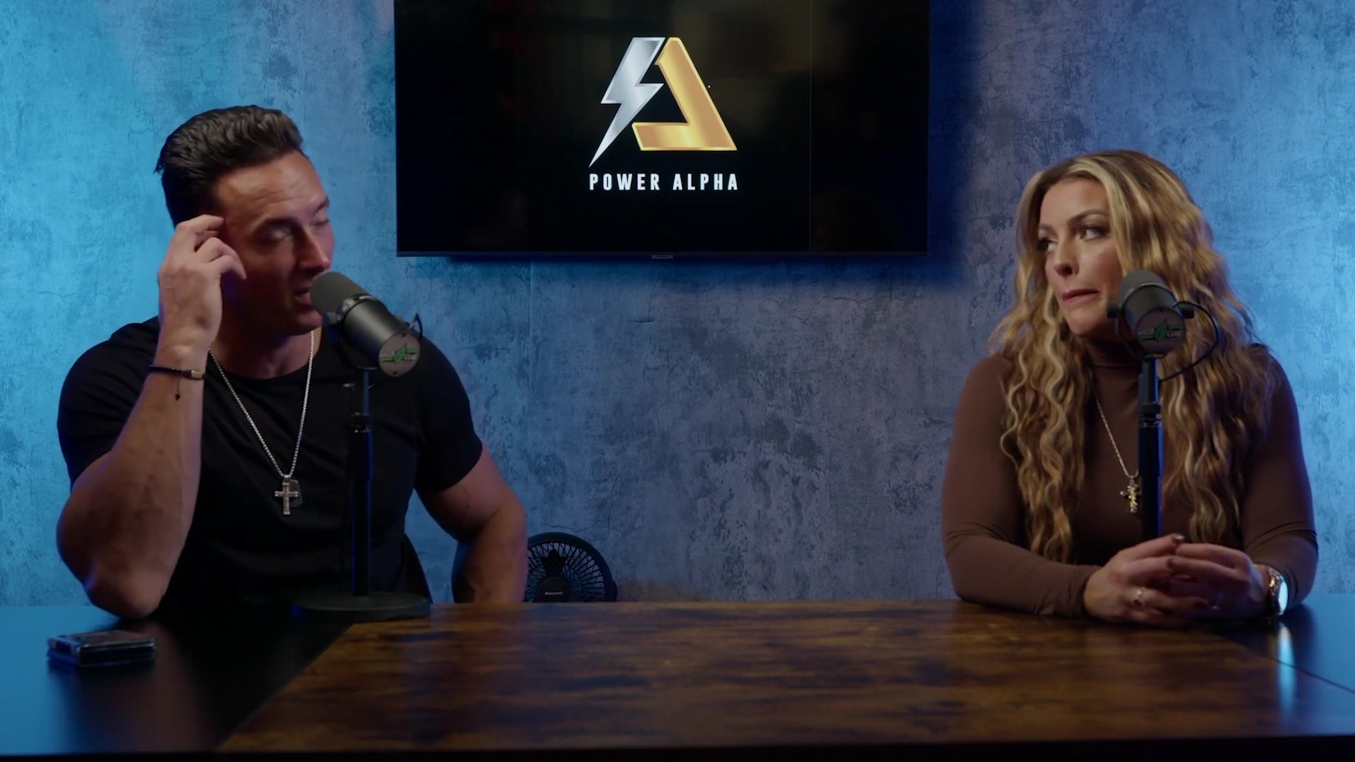 x2mate_com-Ep_9_-_Power_Alphas_Podcast___28Mandy_Saccomanno___Sabby_Piscitelli29-281080p29_mp41121.jpg