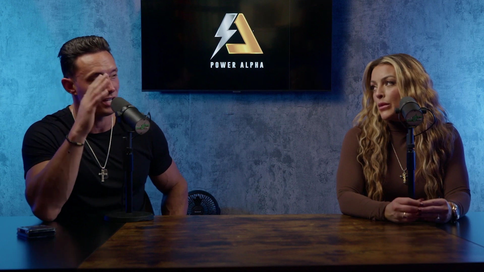 x2mate_com-Ep_9_-_Power_Alphas_Podcast___28Mandy_Saccomanno___Sabby_Piscitelli29-281080p29_mp41122.jpg