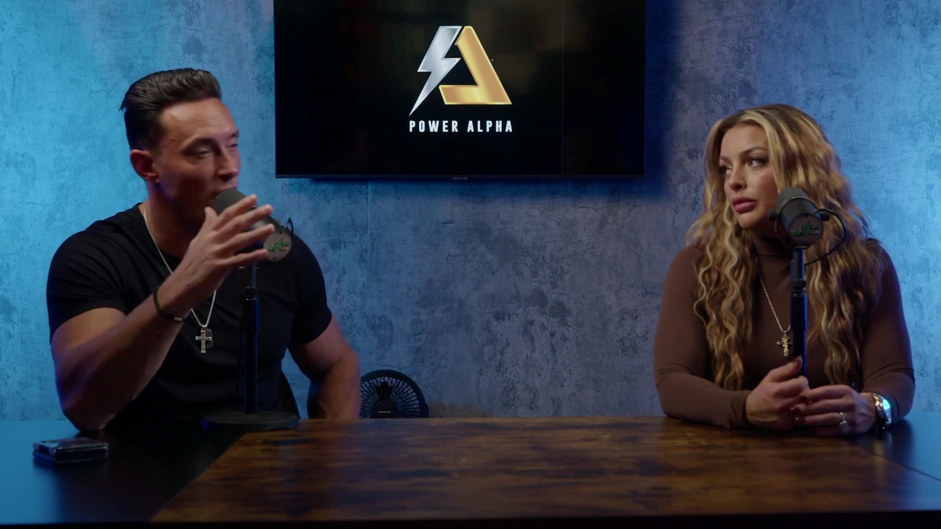 x2mate_com-Ep_9_-_Power_Alphas_Podcast___28Mandy_Saccomanno___Sabby_Piscitelli29-281080p29_mp41123.jpg