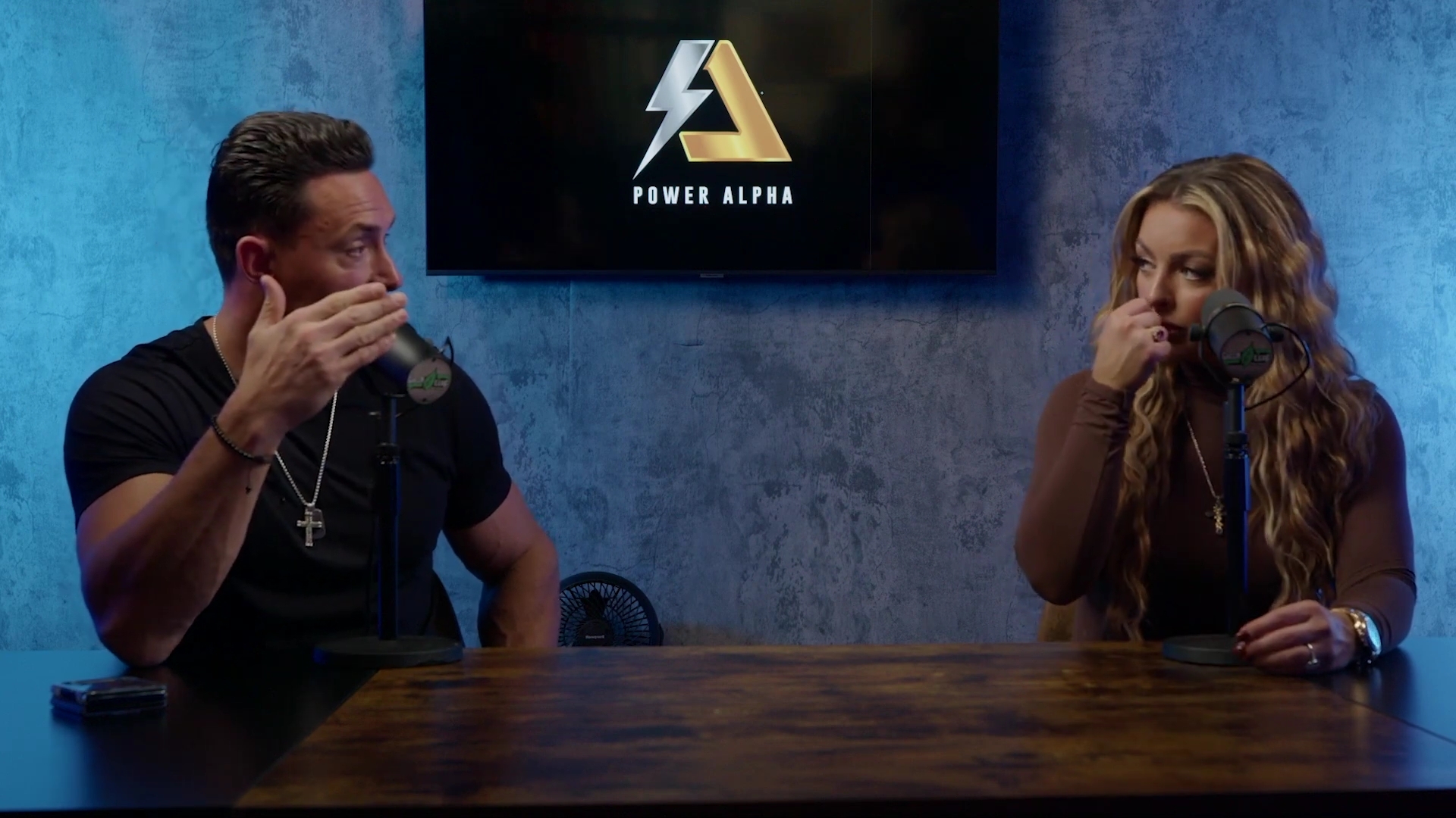 x2mate_com-Ep_9_-_Power_Alphas_Podcast___28Mandy_Saccomanno___Sabby_Piscitelli29-281080p29_mp41128.jpg