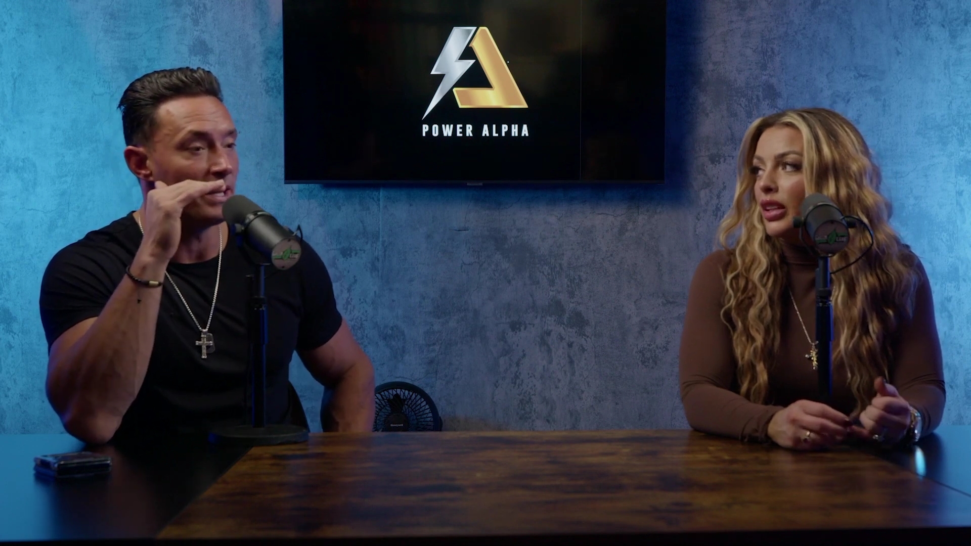 x2mate_com-Ep_9_-_Power_Alphas_Podcast___28Mandy_Saccomanno___Sabby_Piscitelli29-281080p29_mp41133.jpg