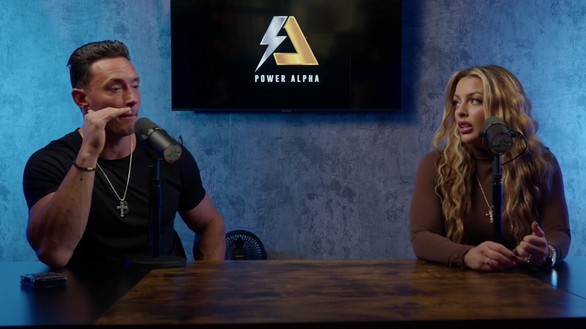 x2mate_com-Ep_9_-_Power_Alphas_Podcast___28Mandy_Saccomanno___Sabby_Piscitelli29-281080p29_mp41134.jpg
