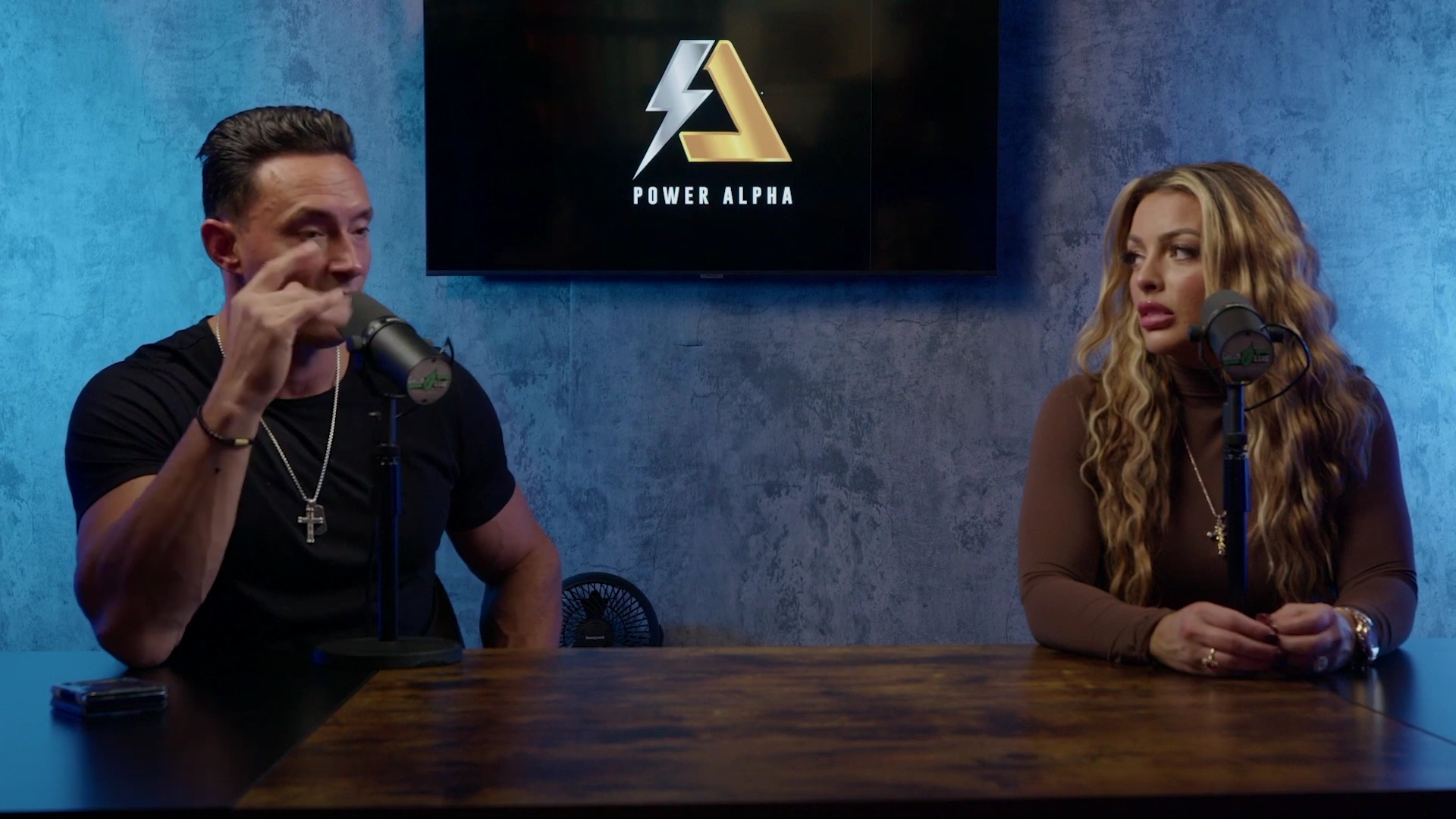x2mate_com-Ep_9_-_Power_Alphas_Podcast___28Mandy_Saccomanno___Sabby_Piscitelli29-281080p29_mp41136.jpg