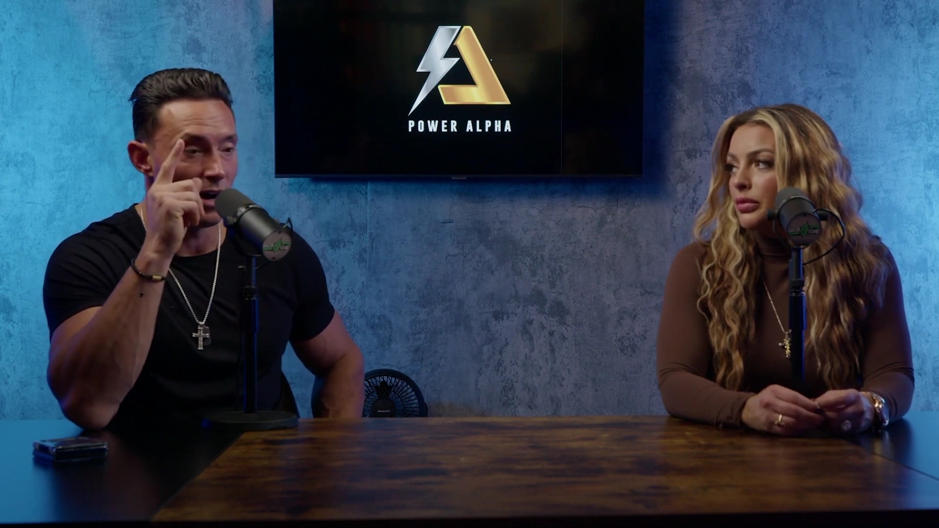 x2mate_com-Ep_9_-_Power_Alphas_Podcast___28Mandy_Saccomanno___Sabby_Piscitelli29-281080p29_mp41139.jpg