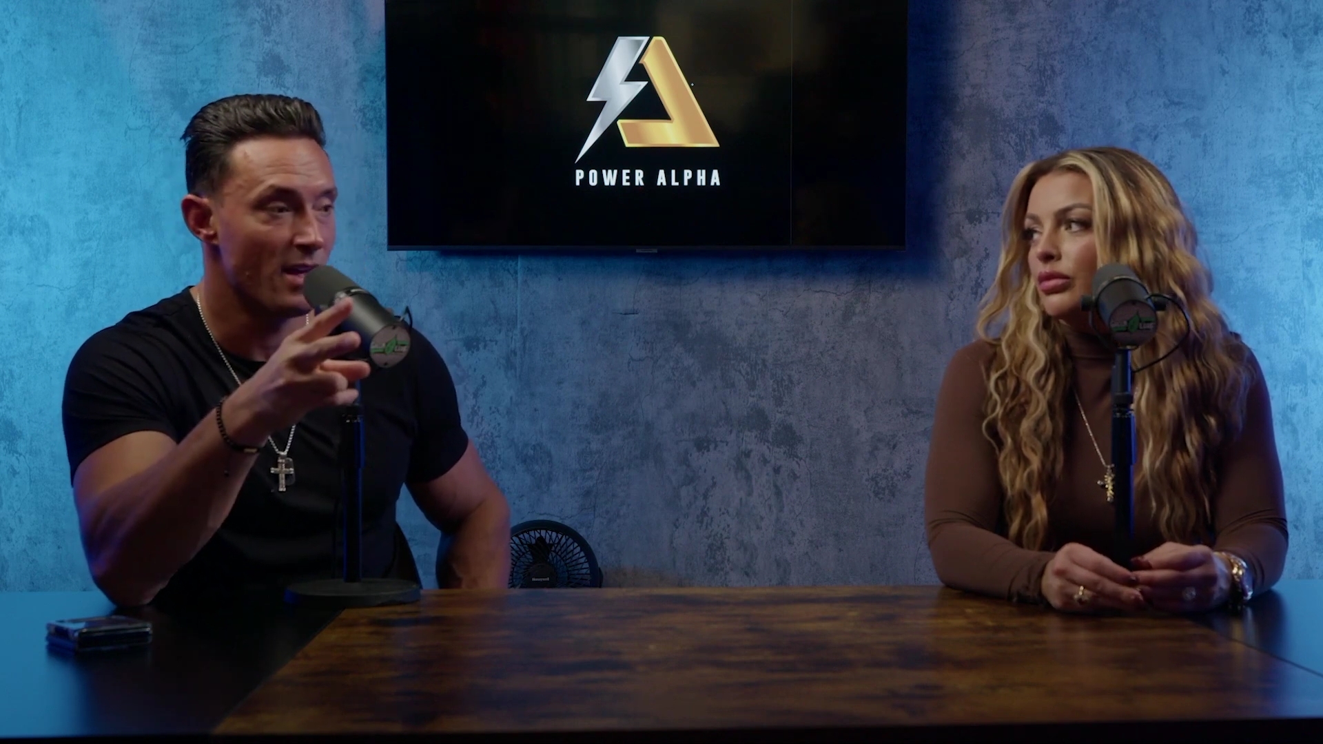 x2mate_com-Ep_9_-_Power_Alphas_Podcast___28Mandy_Saccomanno___Sabby_Piscitelli29-281080p29_mp41143.jpg