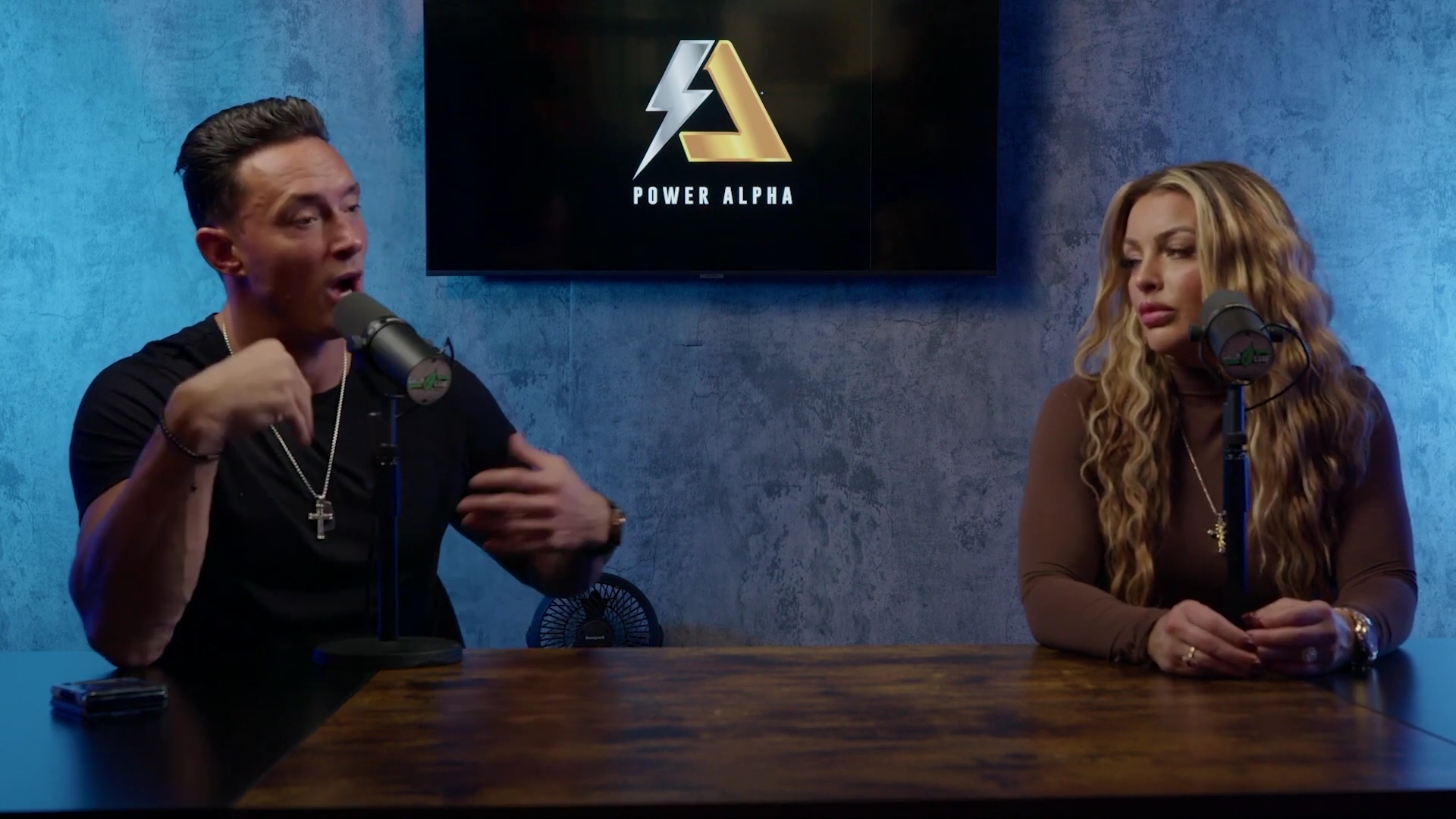 x2mate_com-Ep_9_-_Power_Alphas_Podcast___28Mandy_Saccomanno___Sabby_Piscitelli29-281080p29_mp41144.jpg