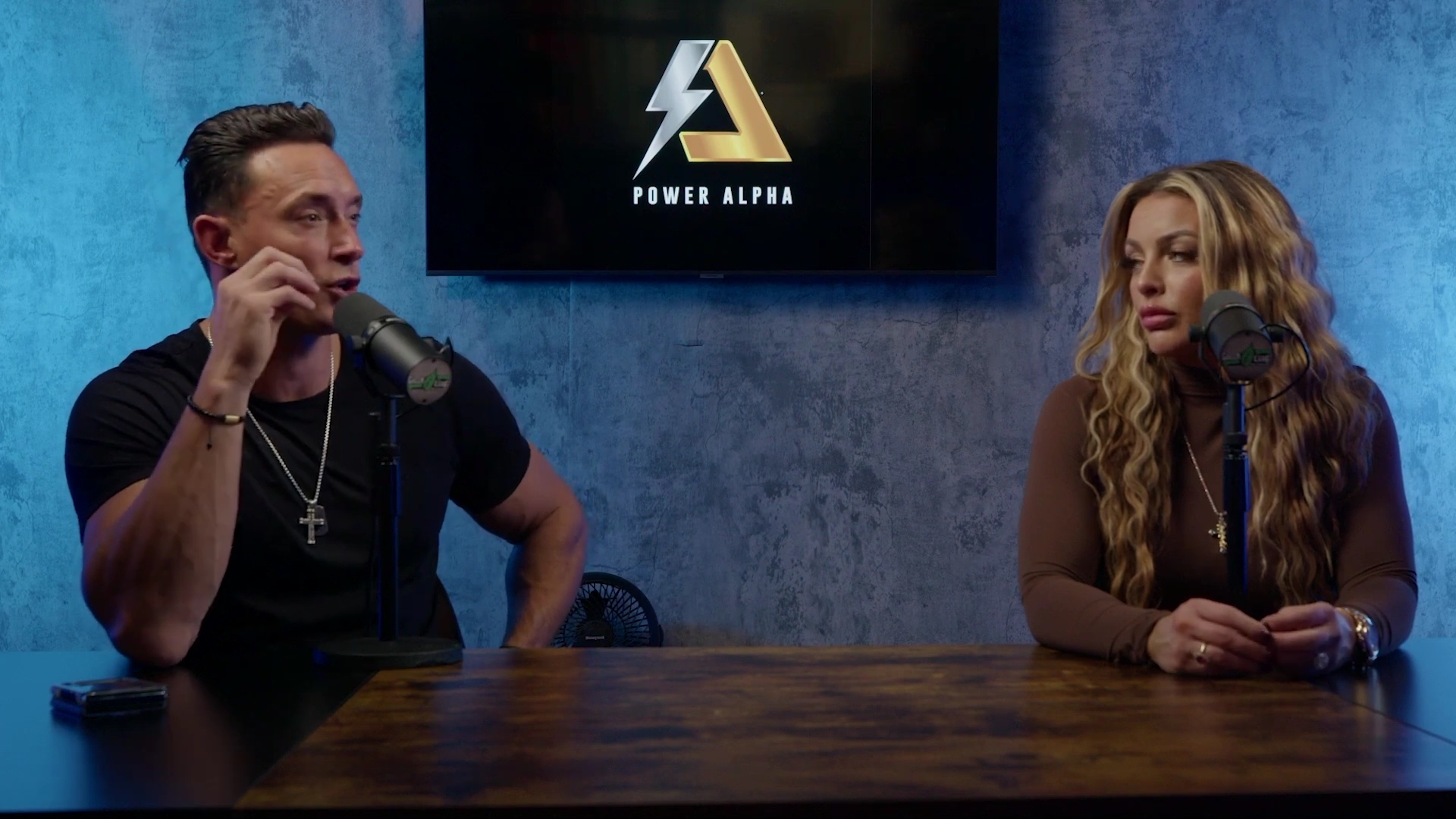x2mate_com-Ep_9_-_Power_Alphas_Podcast___28Mandy_Saccomanno___Sabby_Piscitelli29-281080p29_mp41147.jpg