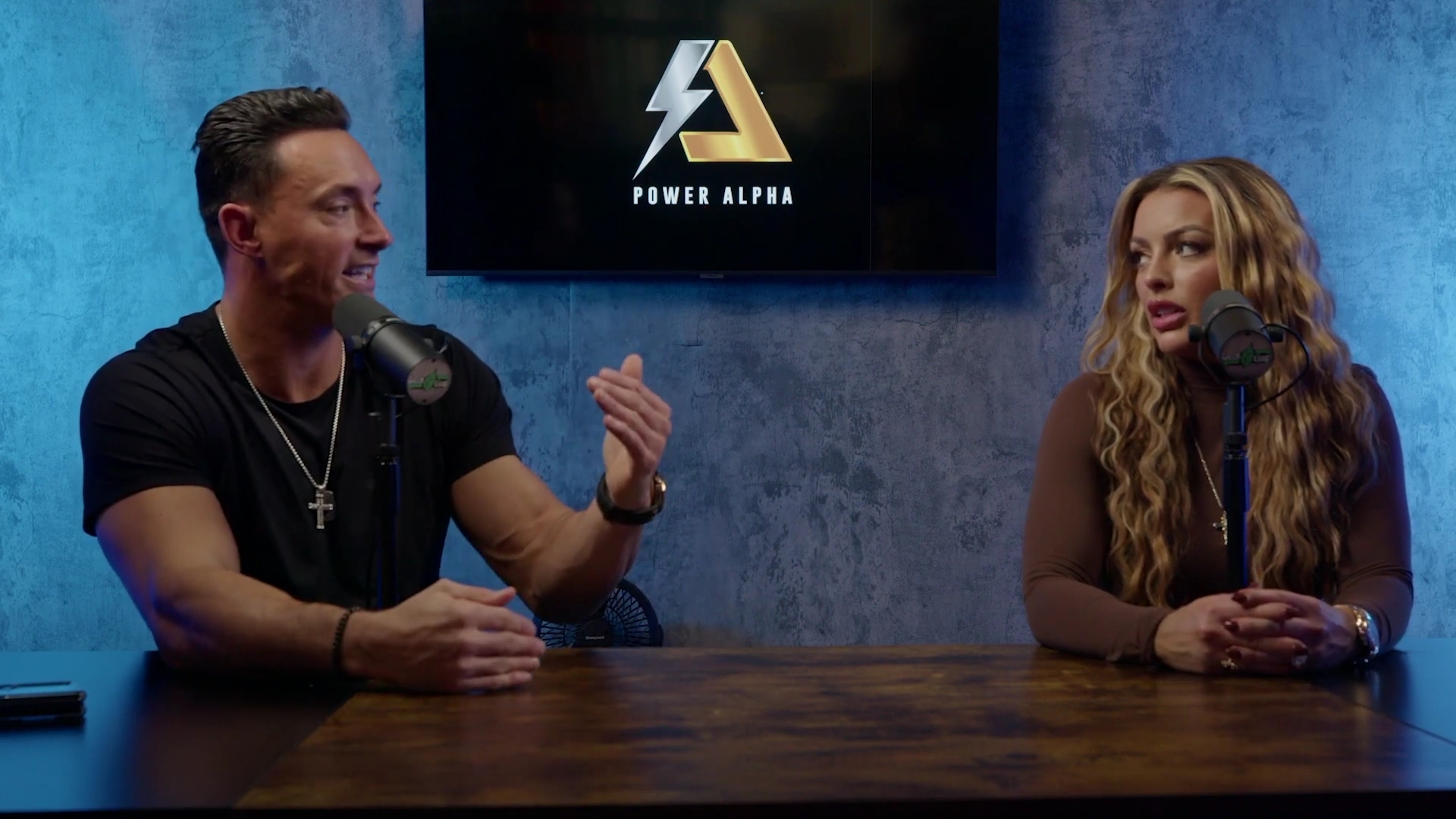 x2mate_com-Ep_9_-_Power_Alphas_Podcast___28Mandy_Saccomanno___Sabby_Piscitelli29-281080p29_mp41226.jpg