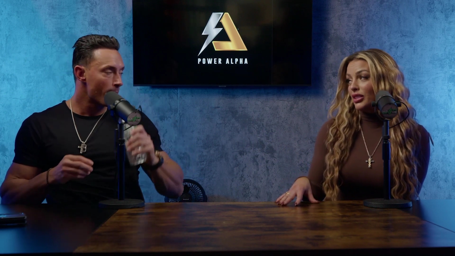 x2mate_com-Ep_9_-_Power_Alphas_Podcast___28Mandy_Saccomanno___Sabby_Piscitelli29-281080p29_mp41275.jpg