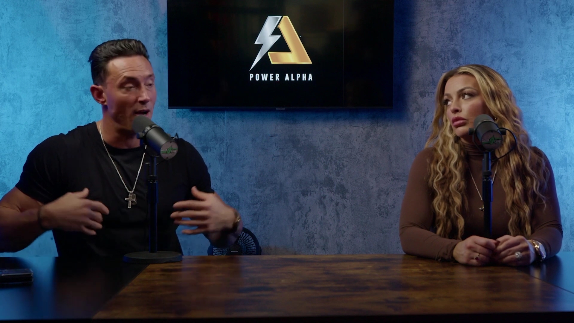 x2mate_com-Ep_9_-_Power_Alphas_Podcast___28Mandy_Saccomanno___Sabby_Piscitelli29-281080p29_mp41360.jpg