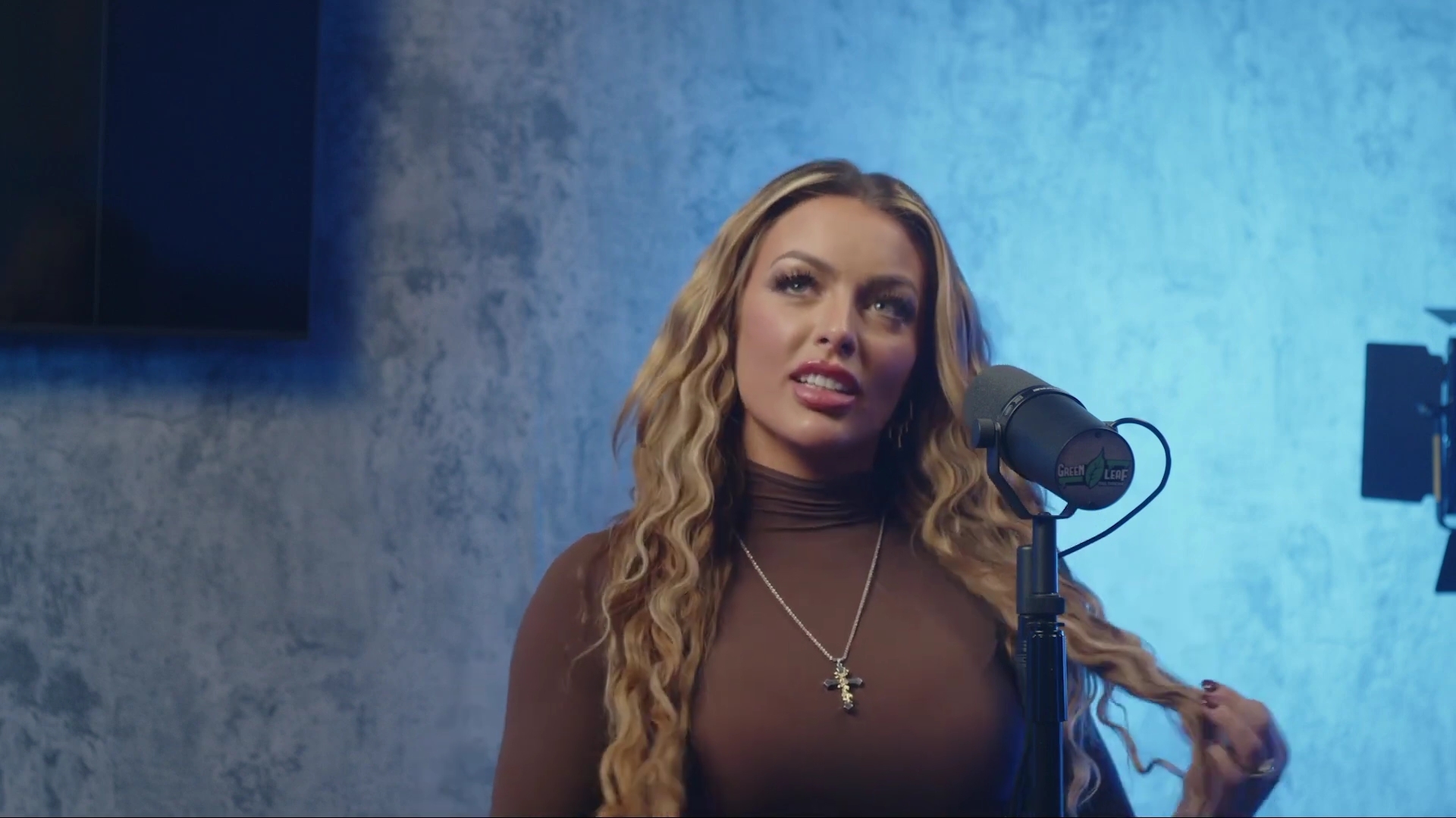 x2mate_com-Ep_9_-_Power_Alphas_Podcast___28Mandy_Saccomanno___Sabby_Piscitelli29-281080p29_mp41395.jpg