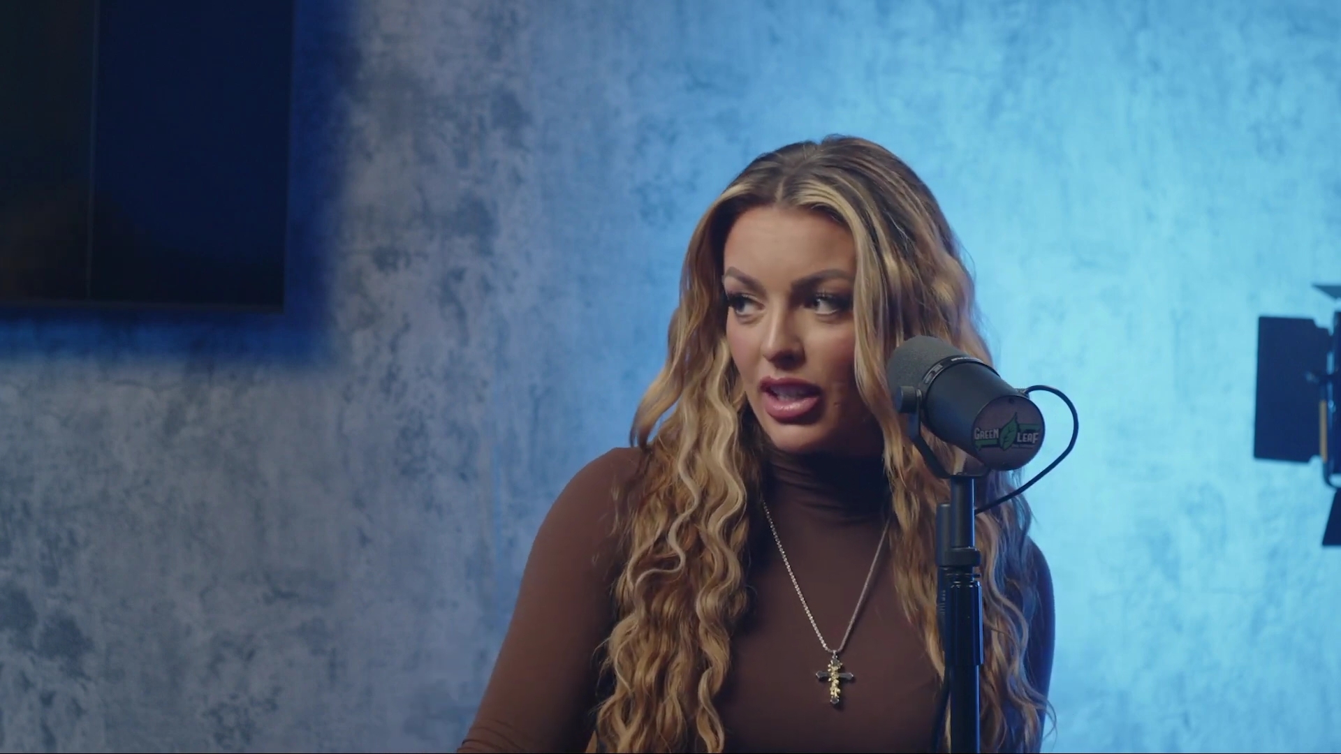 x2mate_com-Ep_9_-_Power_Alphas_Podcast___28Mandy_Saccomanno___Sabby_Piscitelli29-281080p29_mp41415.jpg