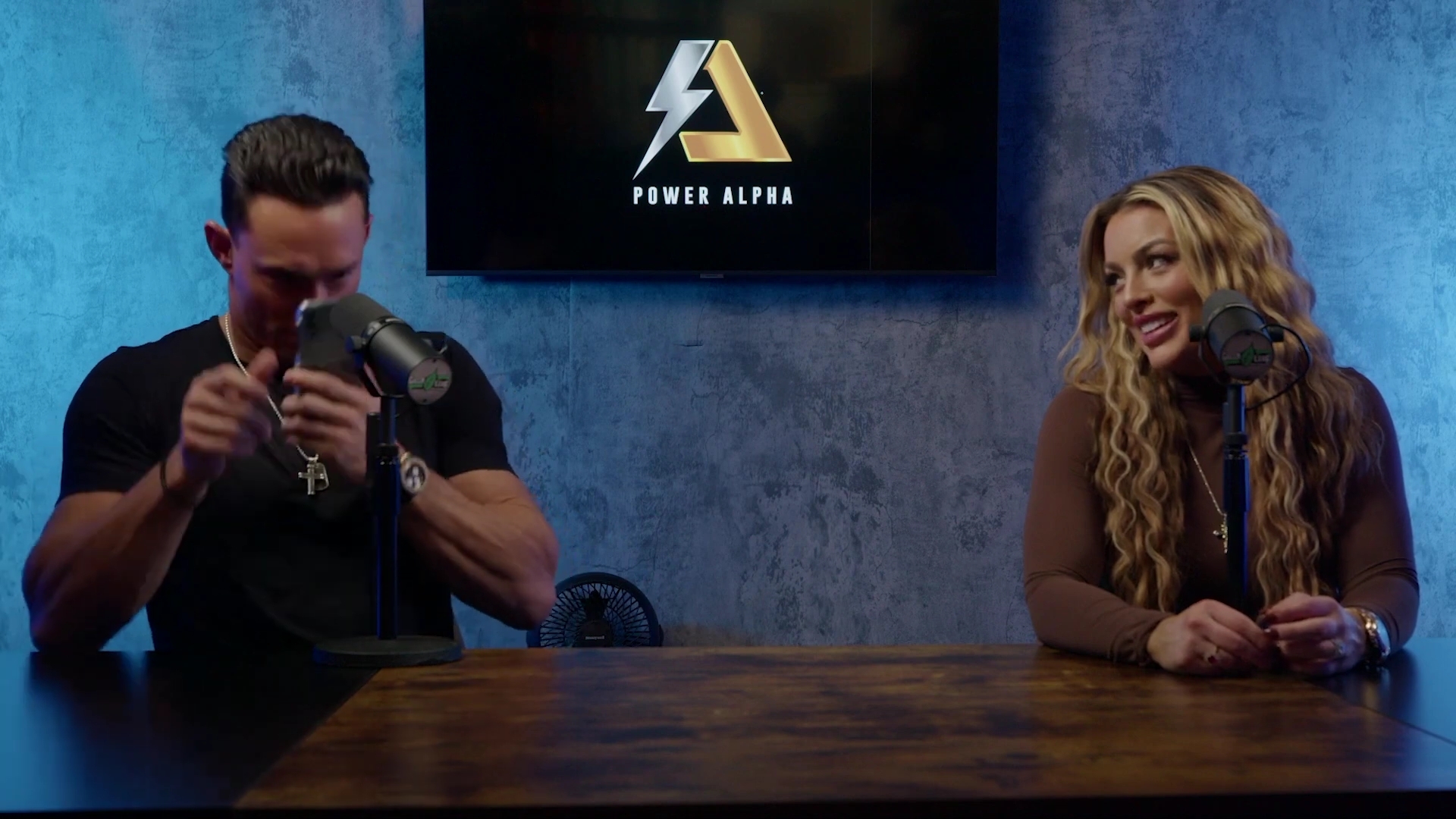 x2mate_com-Ep_9_-_Power_Alphas_Podcast___28Mandy_Saccomanno___Sabby_Piscitelli29-281080p29_mp41463.jpg