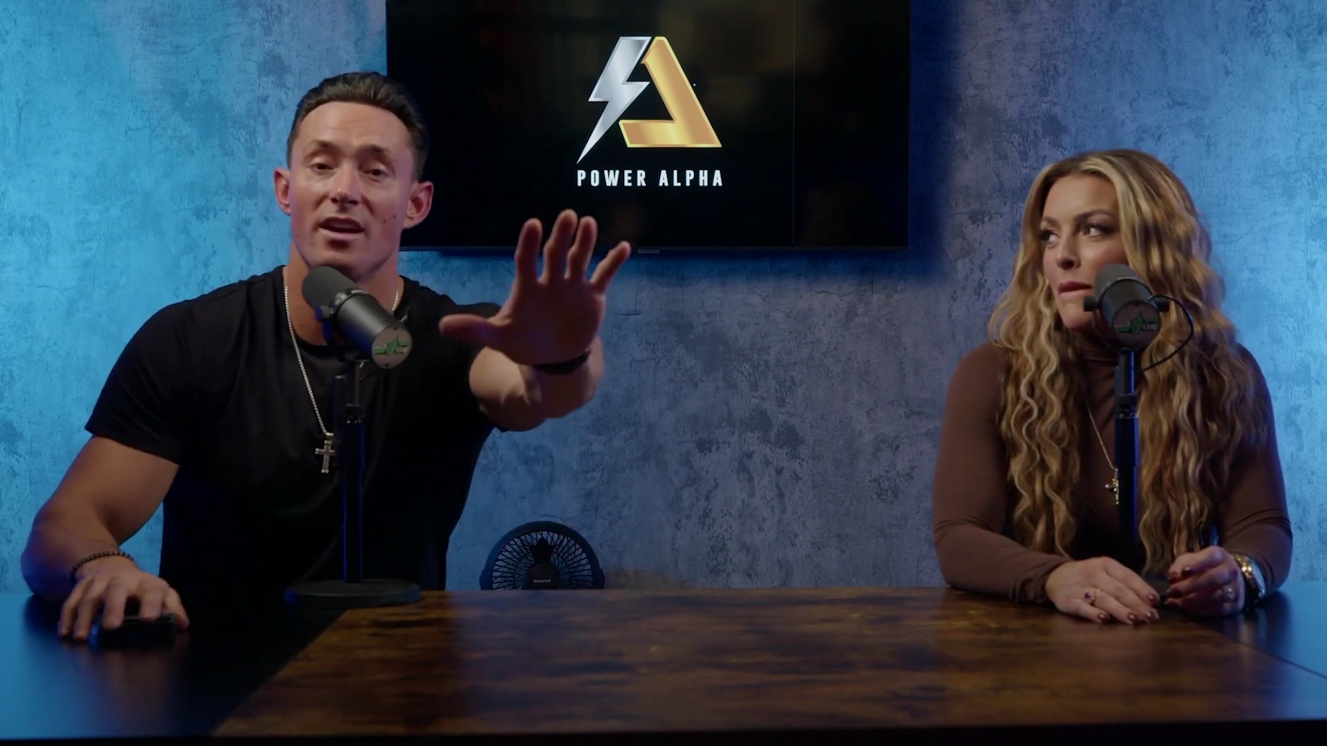x2mate_com-Ep_9_-_Power_Alphas_Podcast___28Mandy_Saccomanno___Sabby_Piscitelli29-281080p29_mp41468.jpg
