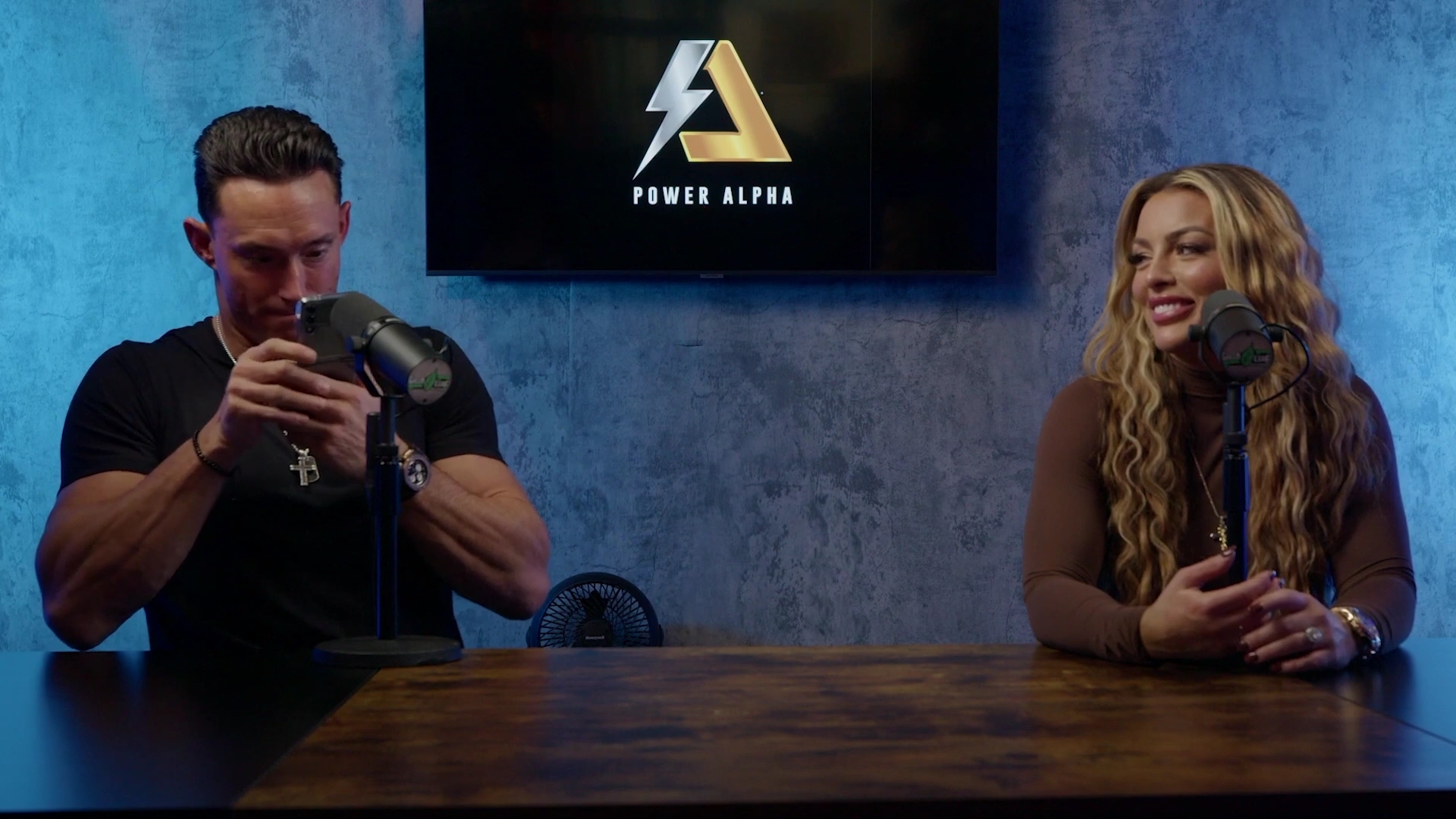 x2mate_com-Ep_9_-_Power_Alphas_Podcast___28Mandy_Saccomanno___Sabby_Piscitelli29-281080p29_mp41472.jpg