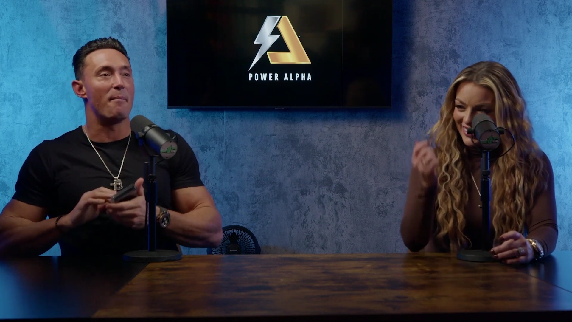 x2mate_com-Ep_9_-_Power_Alphas_Podcast___28Mandy_Saccomanno___Sabby_Piscitelli29-281080p29_mp41474.jpg