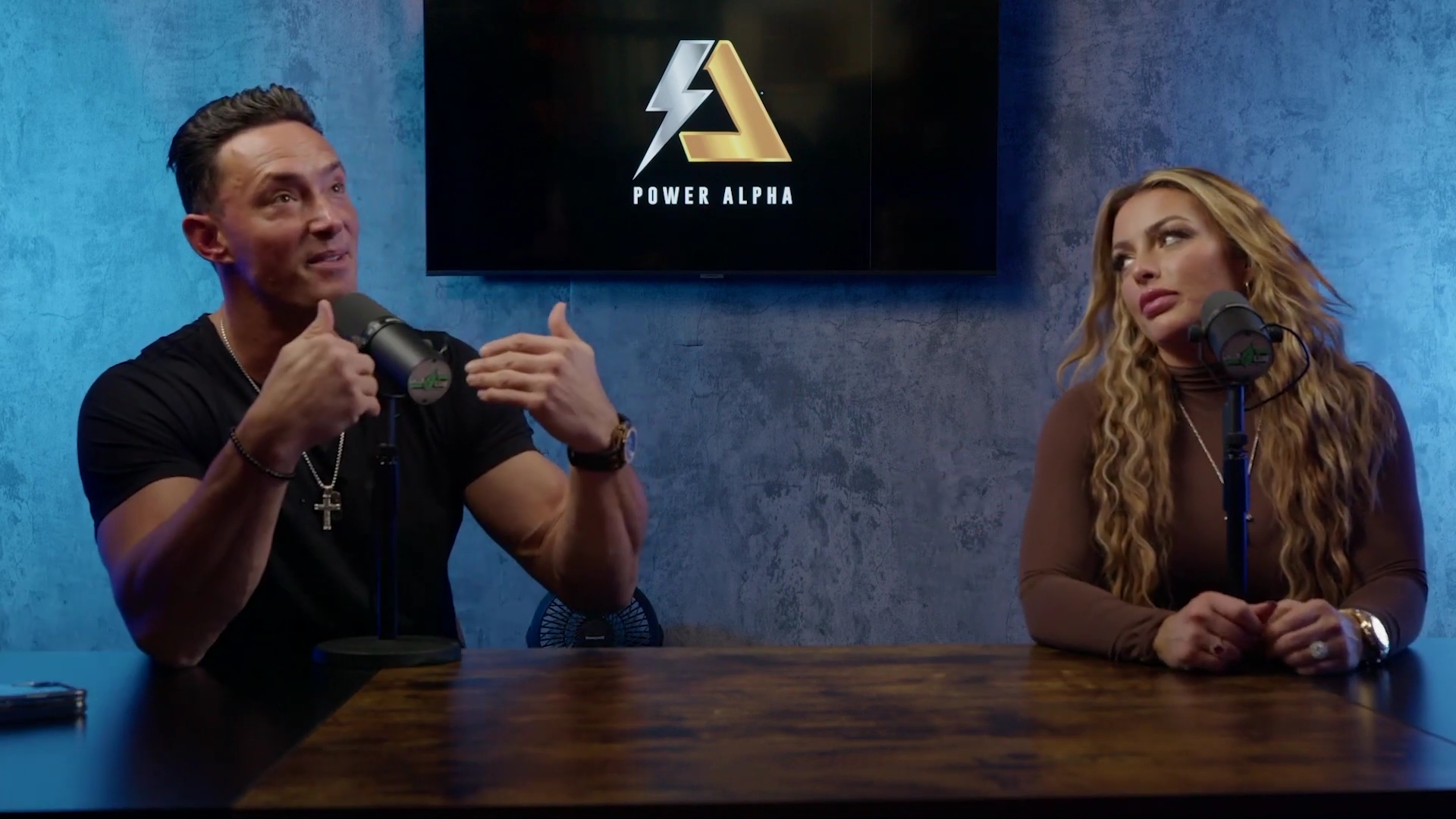 x2mate_com-Ep_9_-_Power_Alphas_Podcast___28Mandy_Saccomanno___Sabby_Piscitelli29-281080p29_mp41491.jpg
