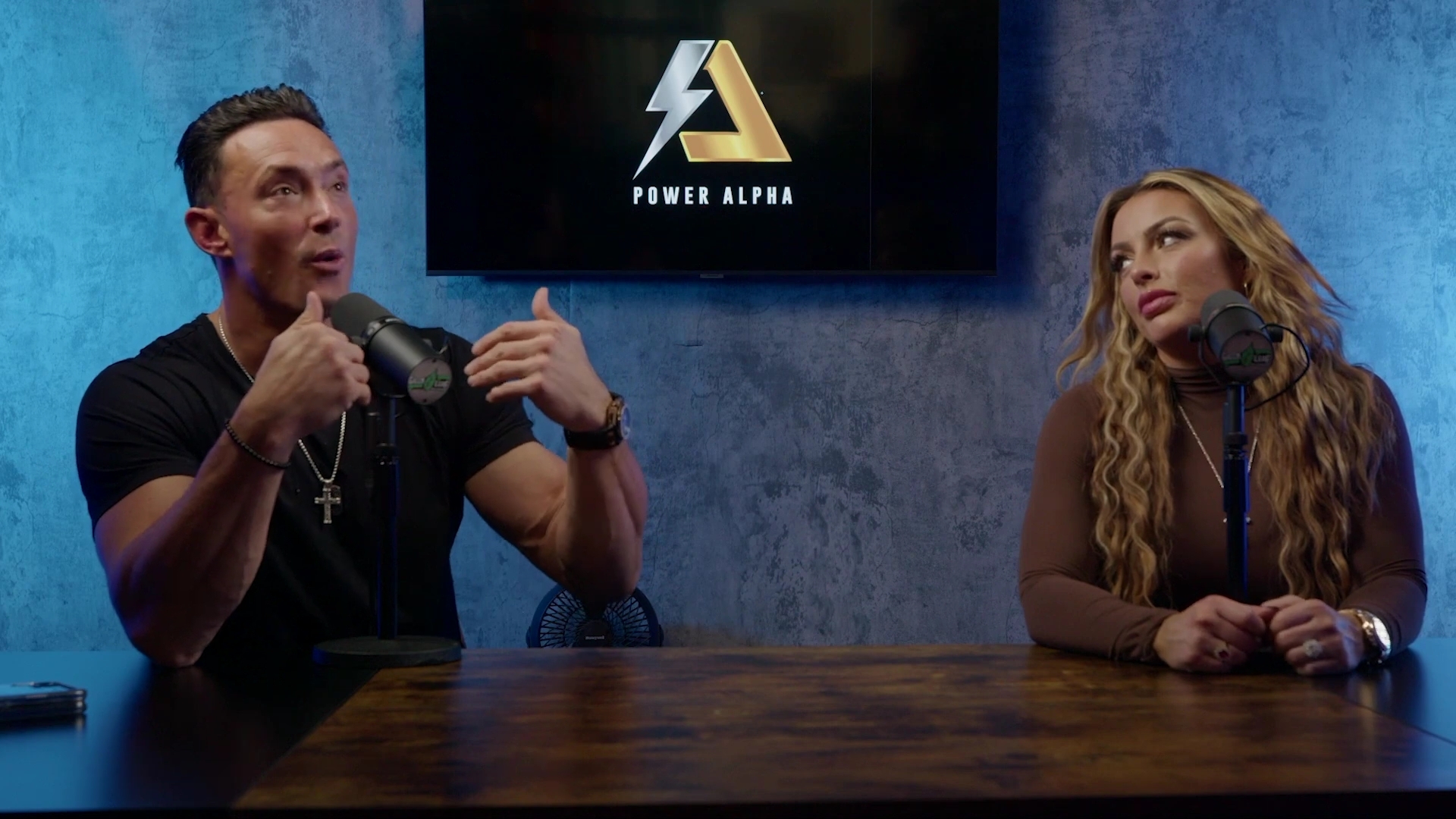 x2mate_com-Ep_9_-_Power_Alphas_Podcast___28Mandy_Saccomanno___Sabby_Piscitelli29-281080p29_mp41492.jpg