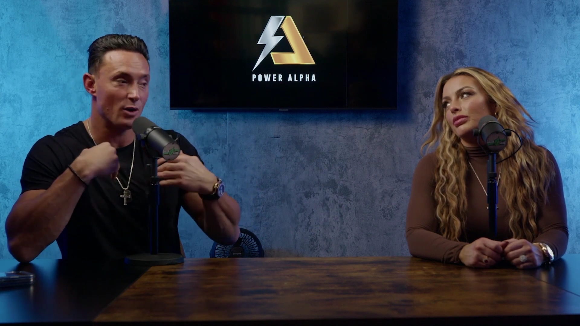 x2mate_com-Ep_9_-_Power_Alphas_Podcast___28Mandy_Saccomanno___Sabby_Piscitelli29-281080p29_mp41494.jpg