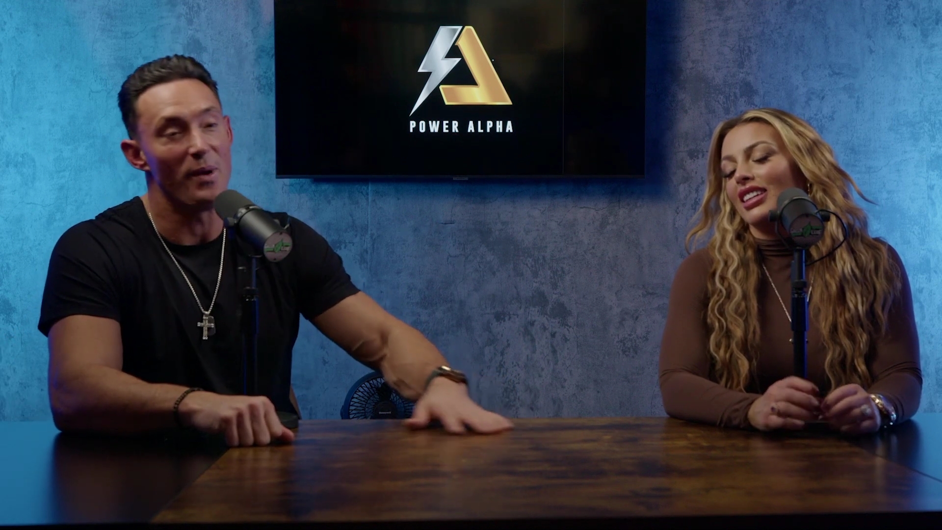 x2mate_com-Ep_9_-_Power_Alphas_Podcast___28Mandy_Saccomanno___Sabby_Piscitelli29-281080p29_mp41505.jpg