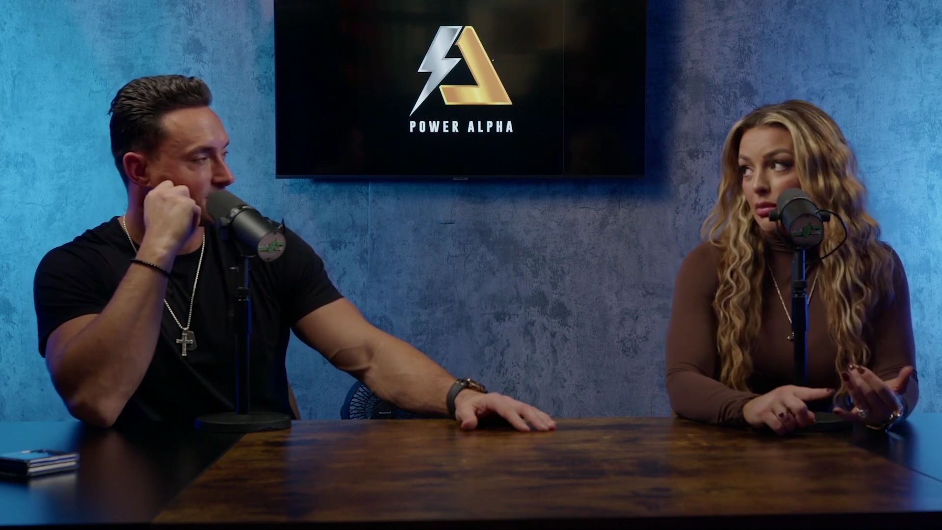 x2mate_com-Ep_9_-_Power_Alphas_Podcast___28Mandy_Saccomanno___Sabby_Piscitelli29-281080p29_mp41596.jpg