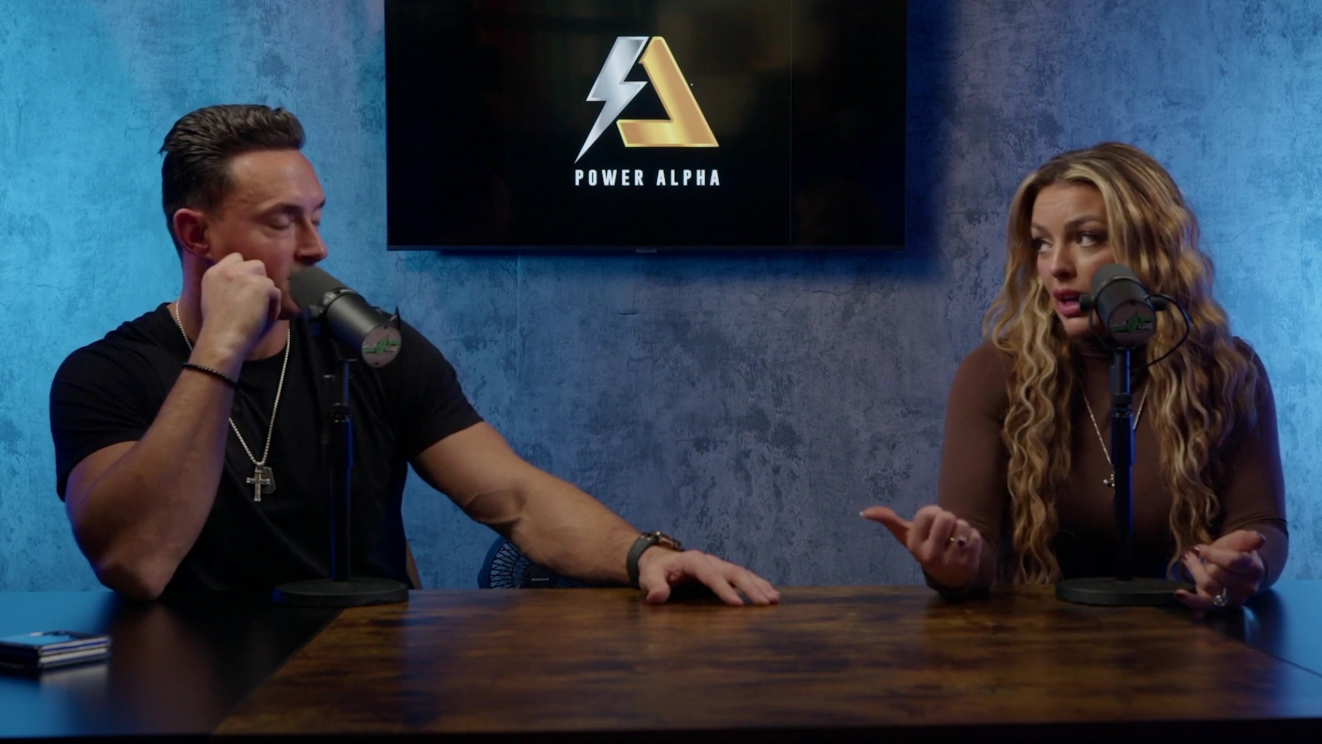 x2mate_com-Ep_9_-_Power_Alphas_Podcast___28Mandy_Saccomanno___Sabby_Piscitelli29-281080p29_mp41599.jpg