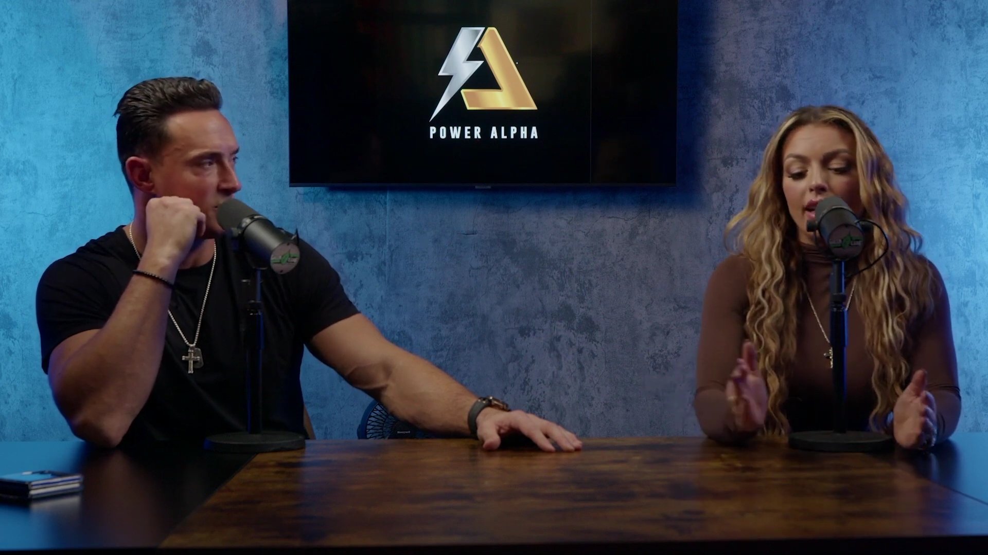 x2mate_com-Ep_9_-_Power_Alphas_Podcast___28Mandy_Saccomanno___Sabby_Piscitelli29-281080p29_mp41600.jpg