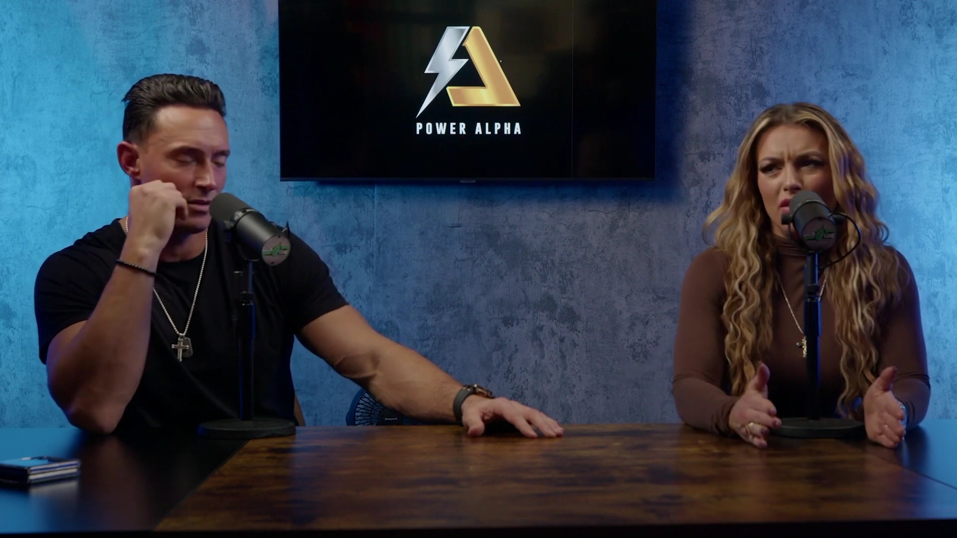 x2mate_com-Ep_9_-_Power_Alphas_Podcast___28Mandy_Saccomanno___Sabby_Piscitelli29-281080p29_mp41601.jpg